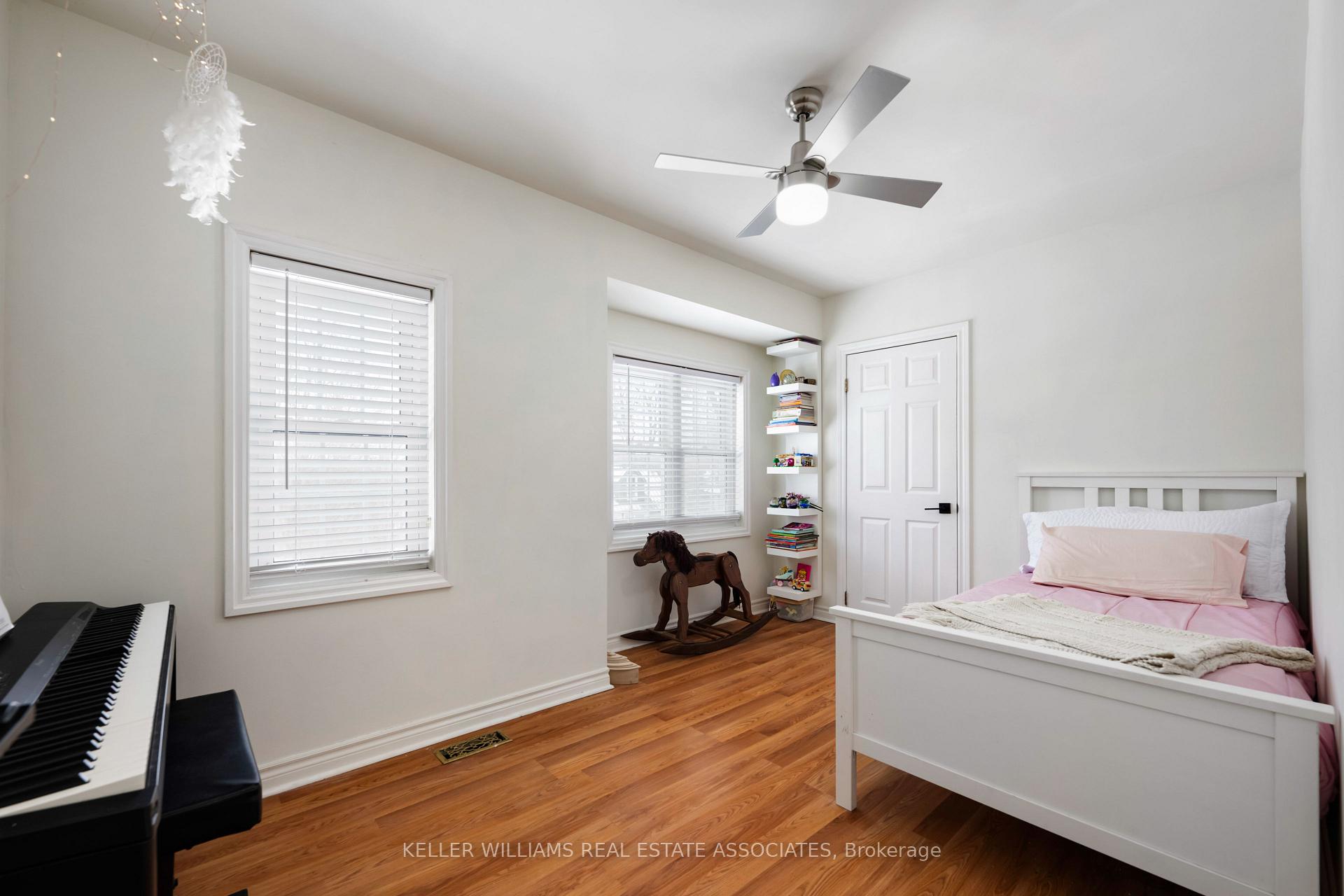 Photo 18 of 22 Mountain Street, Halton Hills, Glen Williams — HOMEH
