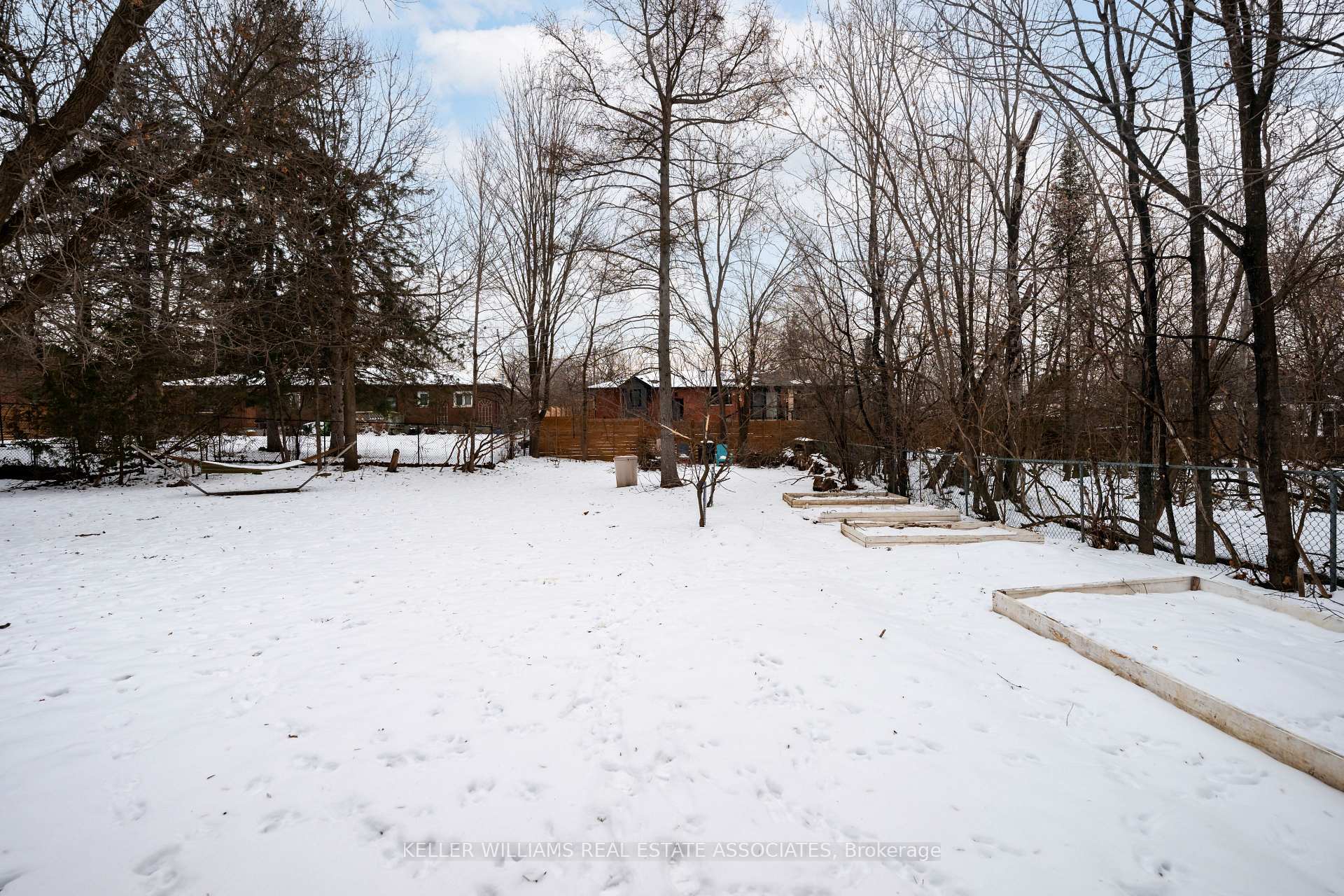 Photo 29 of 22 Mountain Street, Halton Hills, Glen Williams — HOMEH
