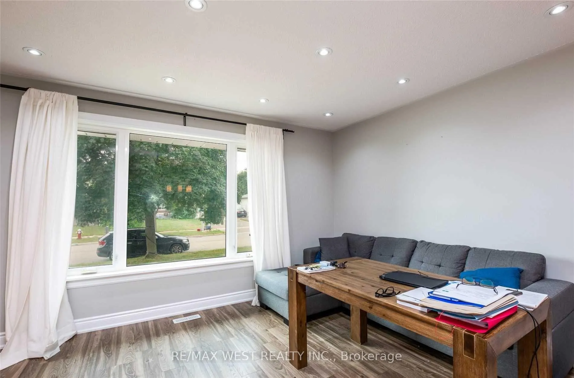 Photo 4 of 24 Gable Drive, Brampton, Madoc — HOMEH