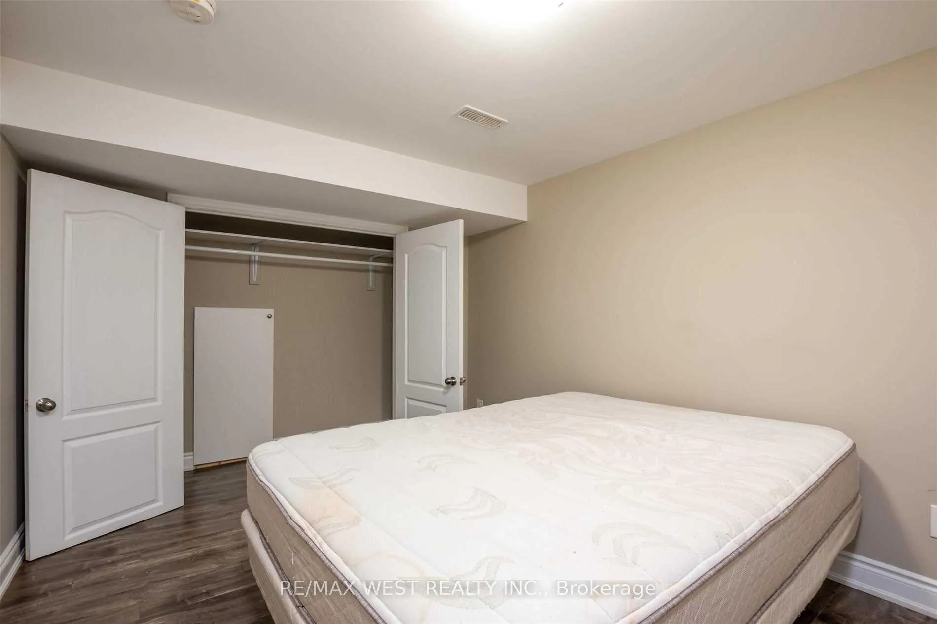 Photo 16 of 24 Gable Drive, Brampton, Madoc — HOMEH