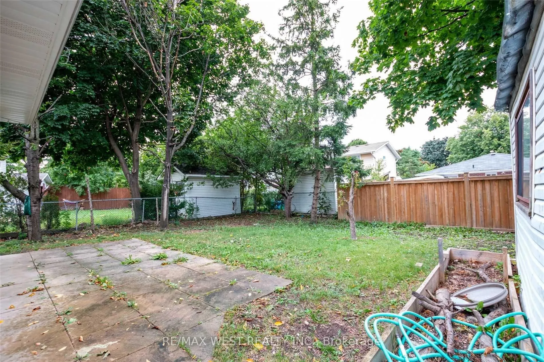 Photo 19 of 24 Gable Drive, Brampton, Madoc — HOMEH