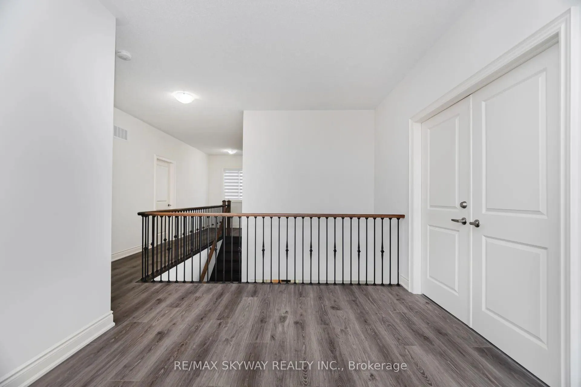 Photo 22 of 68 Pond View Gate, Hamilton, Waterdown — HOMEH