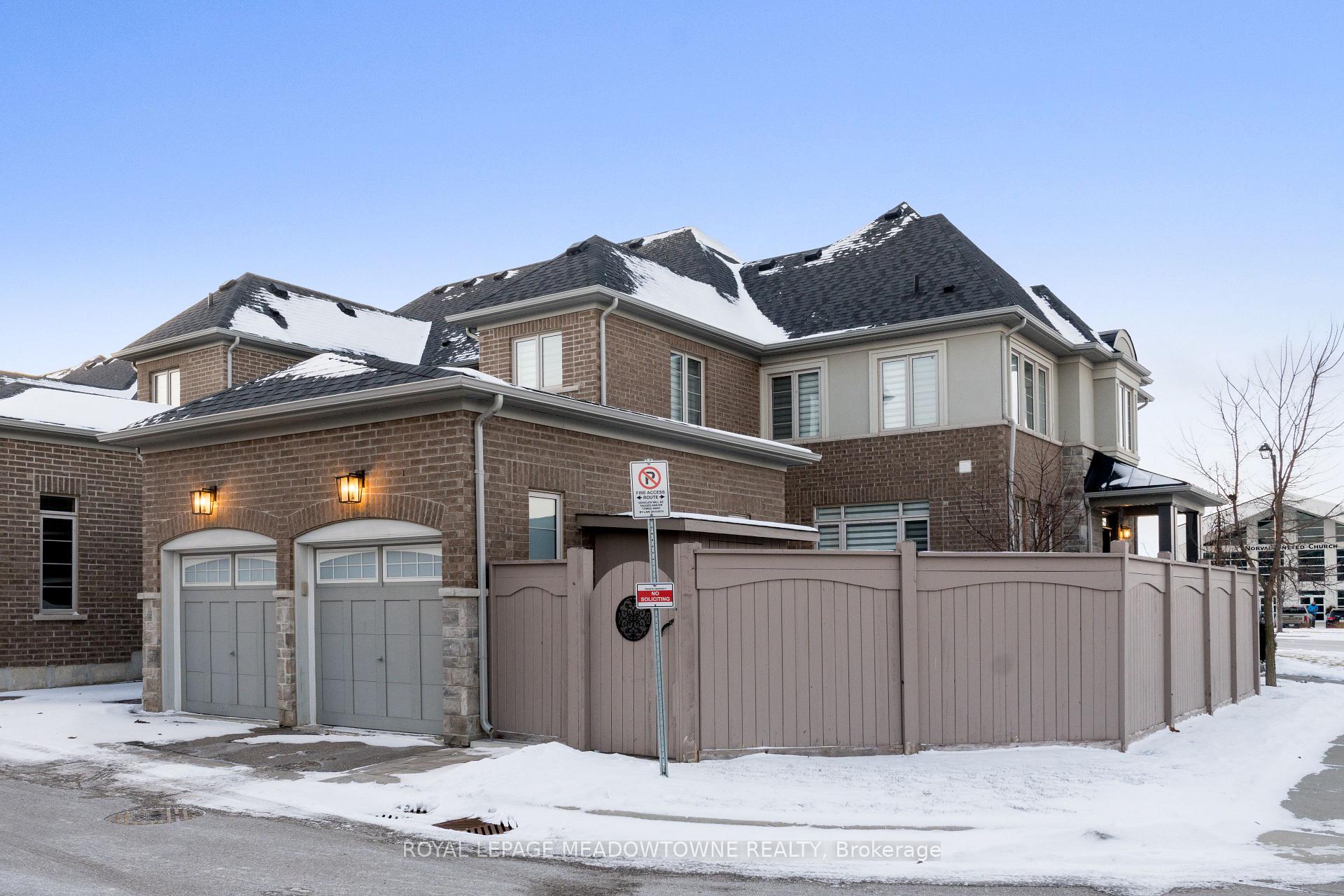 Photo 3 of 2 Sierra Crescent, Halton Hills, Georgetown — HOMEH