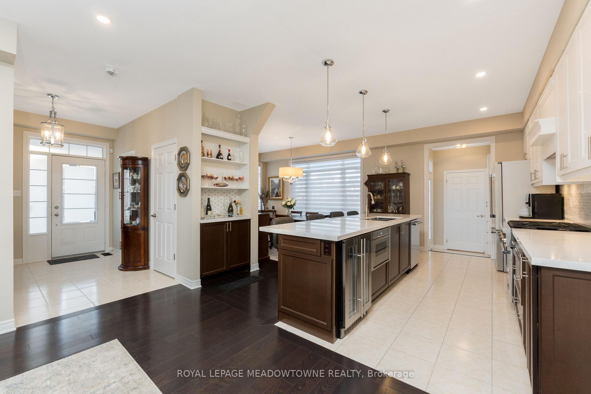 Photo 9 of 2 Sierra Crescent, Halton Hills, Georgetown — HOMEH