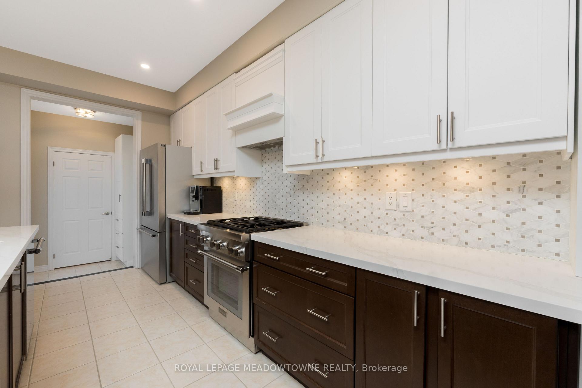 Photo 12 of 2 Sierra Crescent, Halton Hills, Georgetown — HOMEH