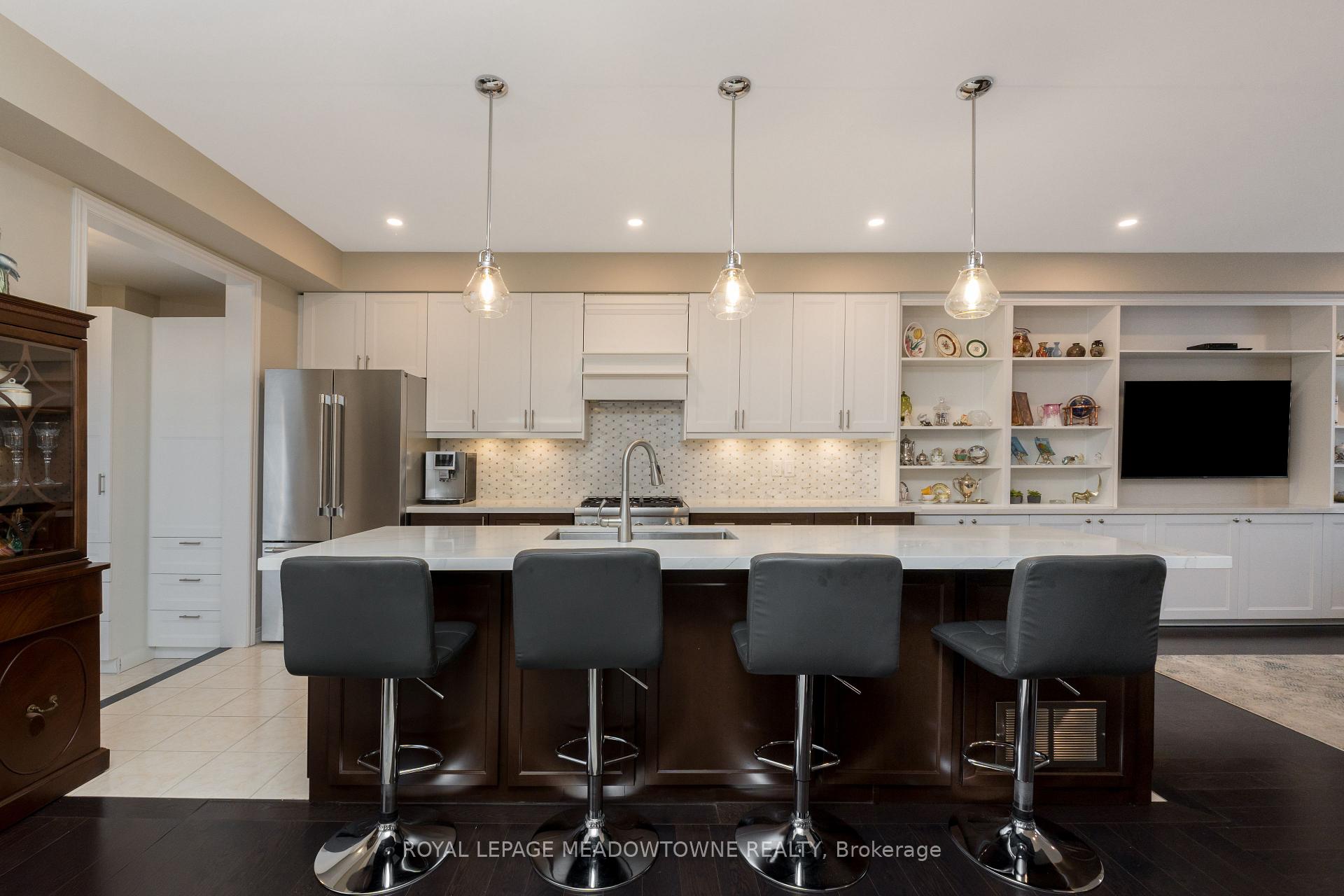 Photo 15 of 2 Sierra Crescent, Halton Hills, Georgetown — HOMEH