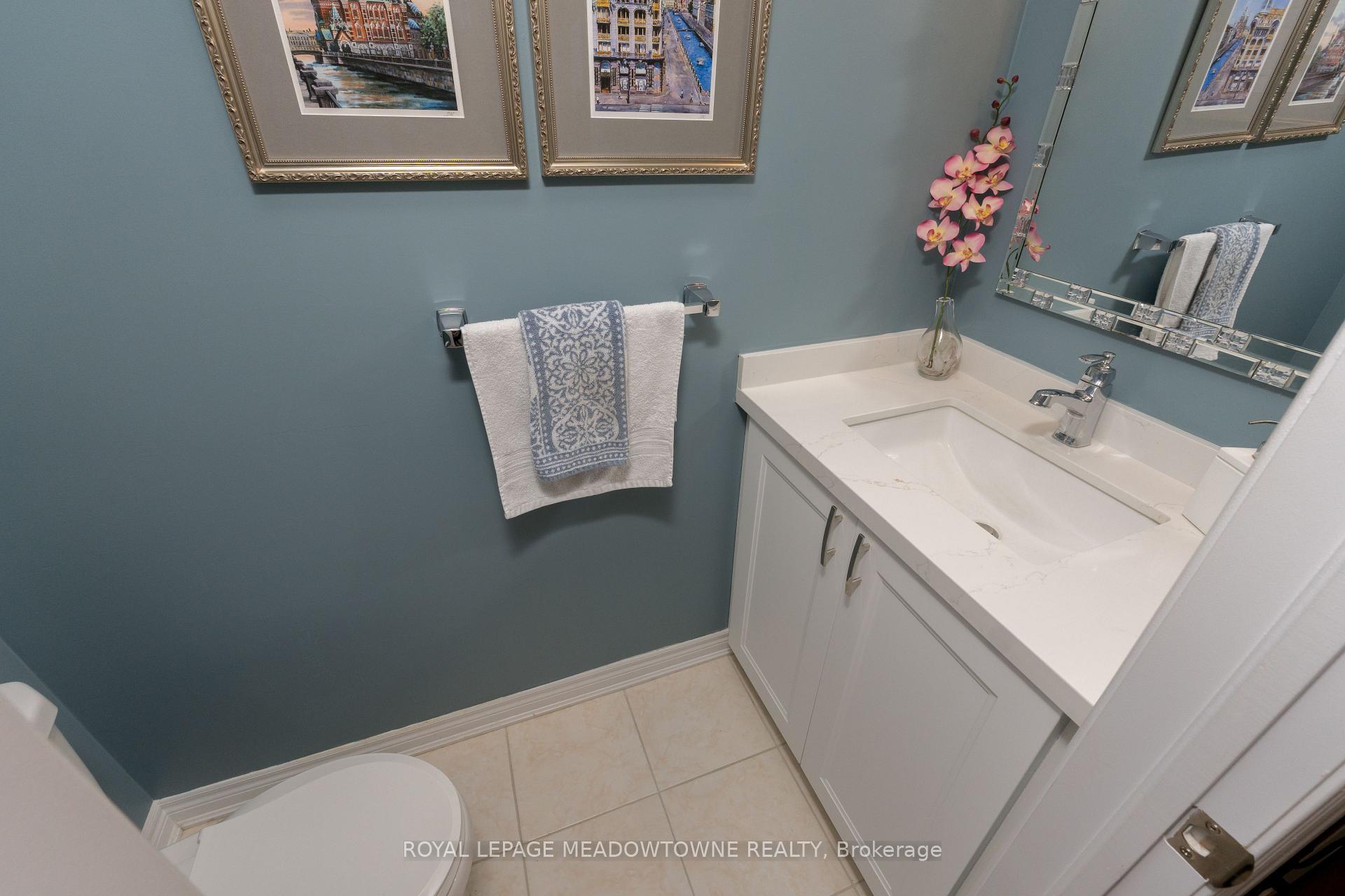 Photo 18 of 2 Sierra Crescent, Halton Hills, Georgetown — HOMEH