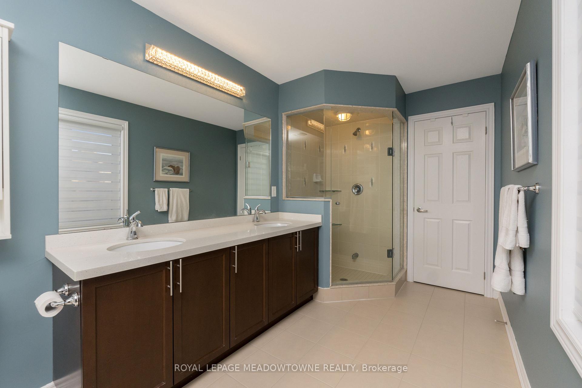 Photo 23 of 2 Sierra Crescent, Halton Hills, Georgetown — HOMEH