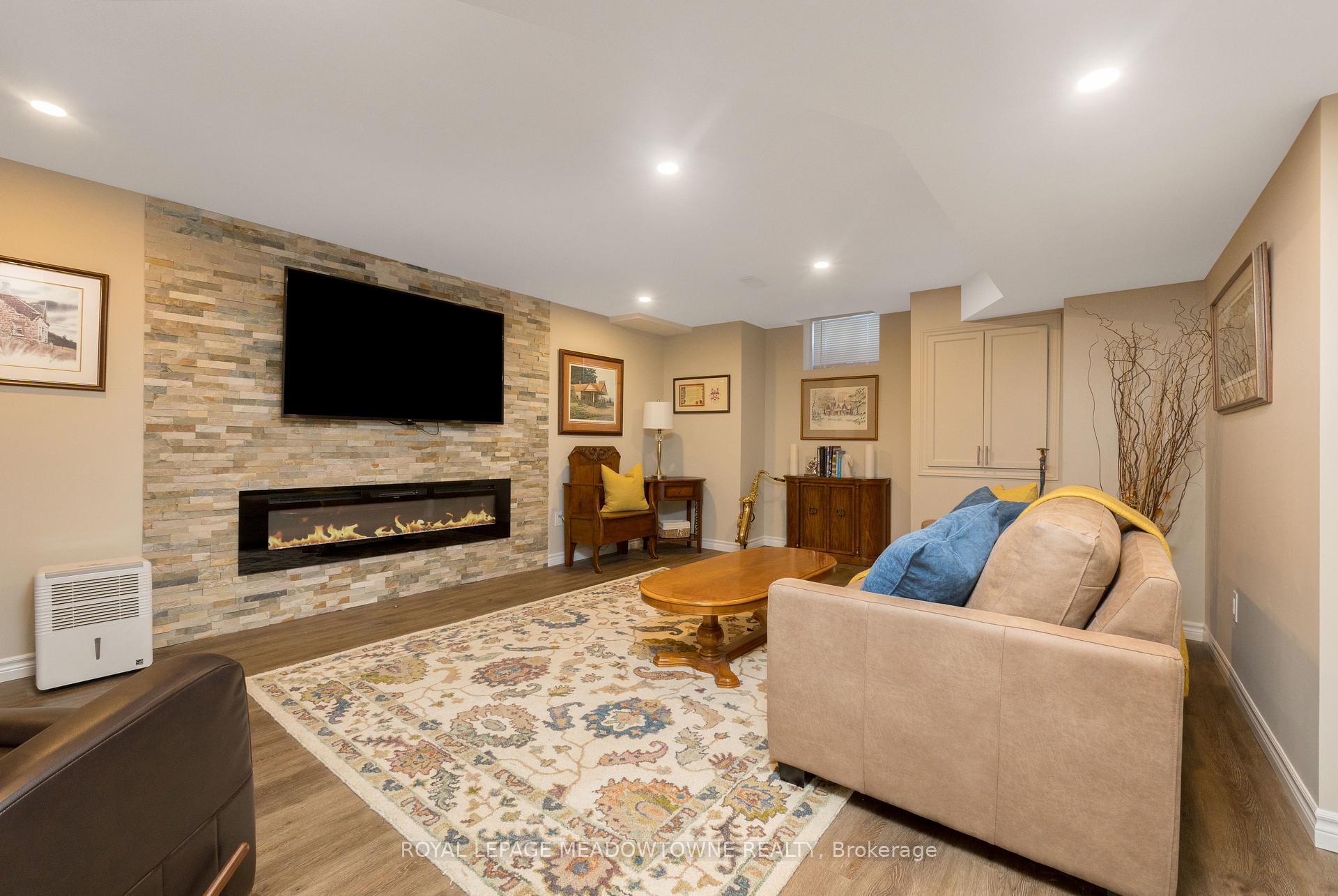 Photo 24 of 2 Sierra Crescent, Halton Hills, Georgetown — HOMEH