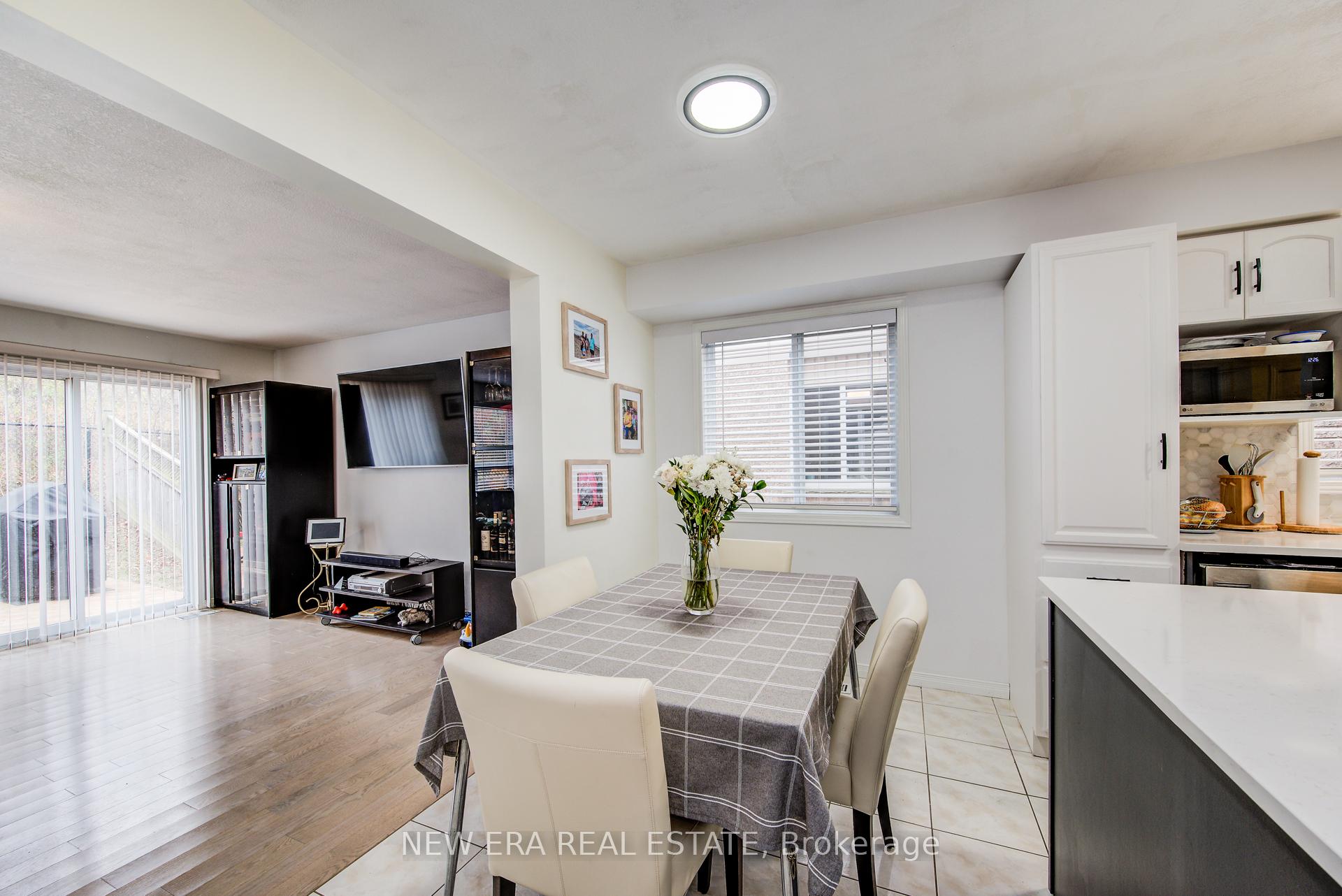 Photo 12 of 45 Critcher Avenue, Cambridge — HOMEH