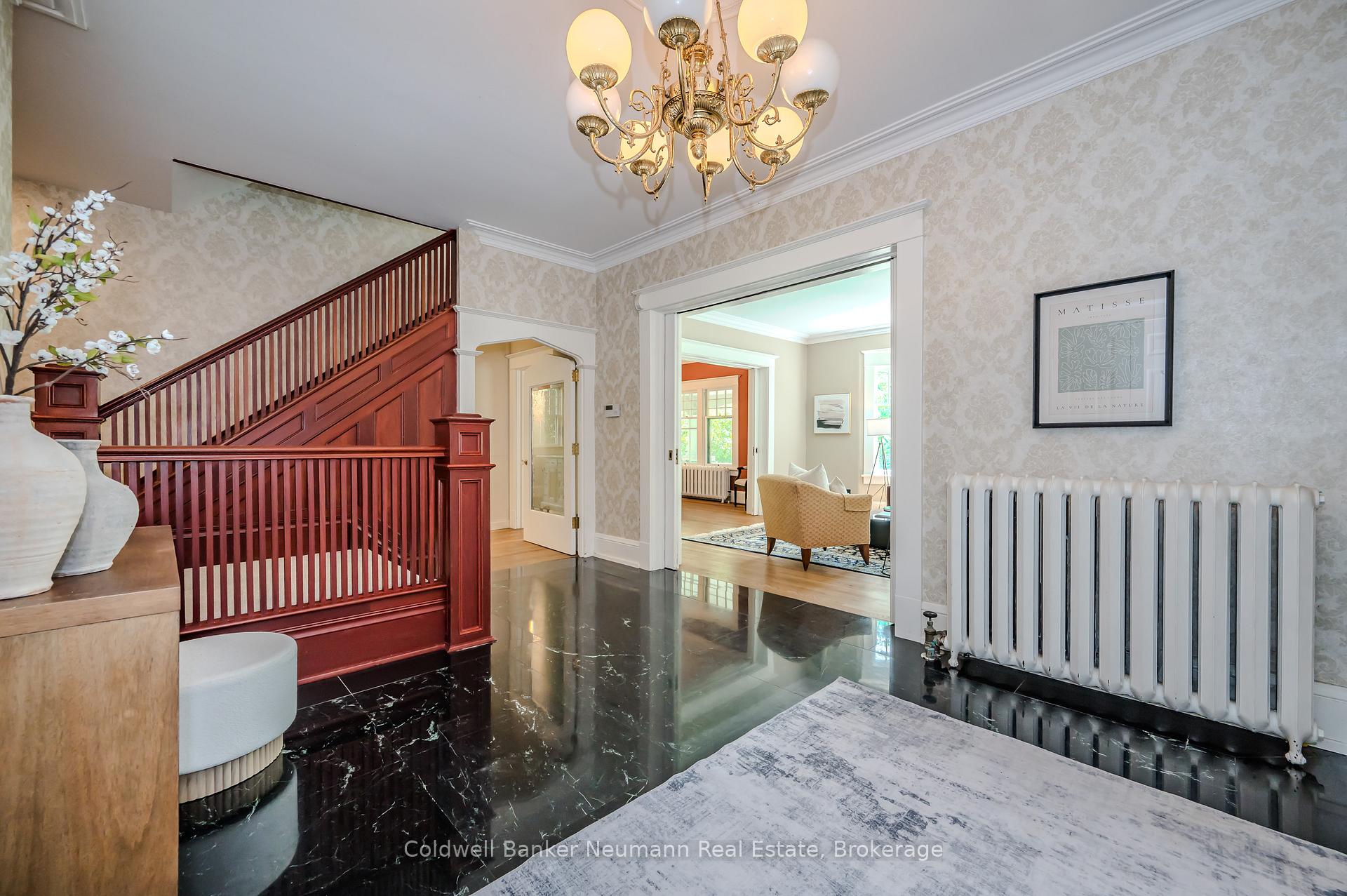 Photo 3 of 35 Queen Street, Guelph, St. George's — HOMEH