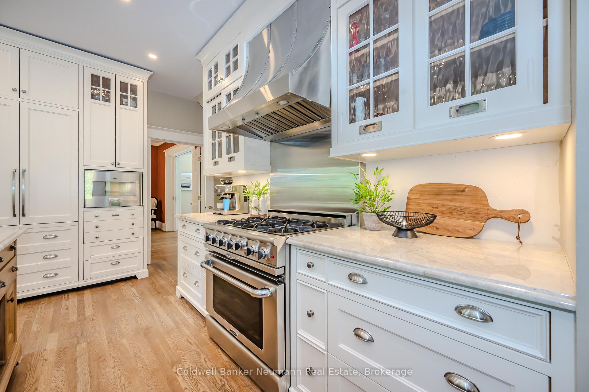 Photo 10 of 35 Queen Street, Guelph, St. George's — HOMEH