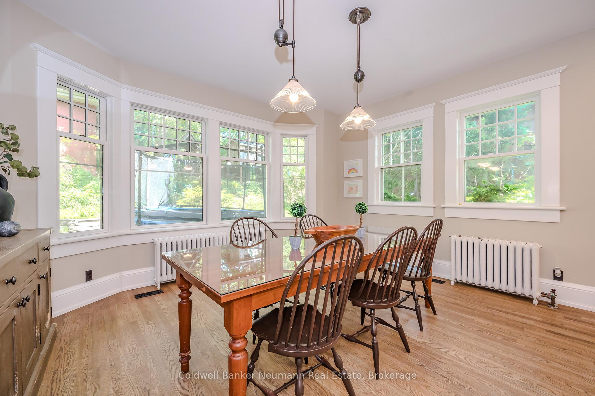 Photo 12 of 35 Queen Street, Guelph, St. George's — HOMEH