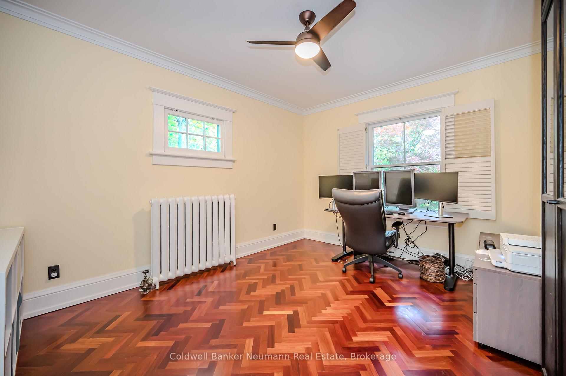 Photo 15 of 35 Queen Street, Guelph, St. George's — HOMEH