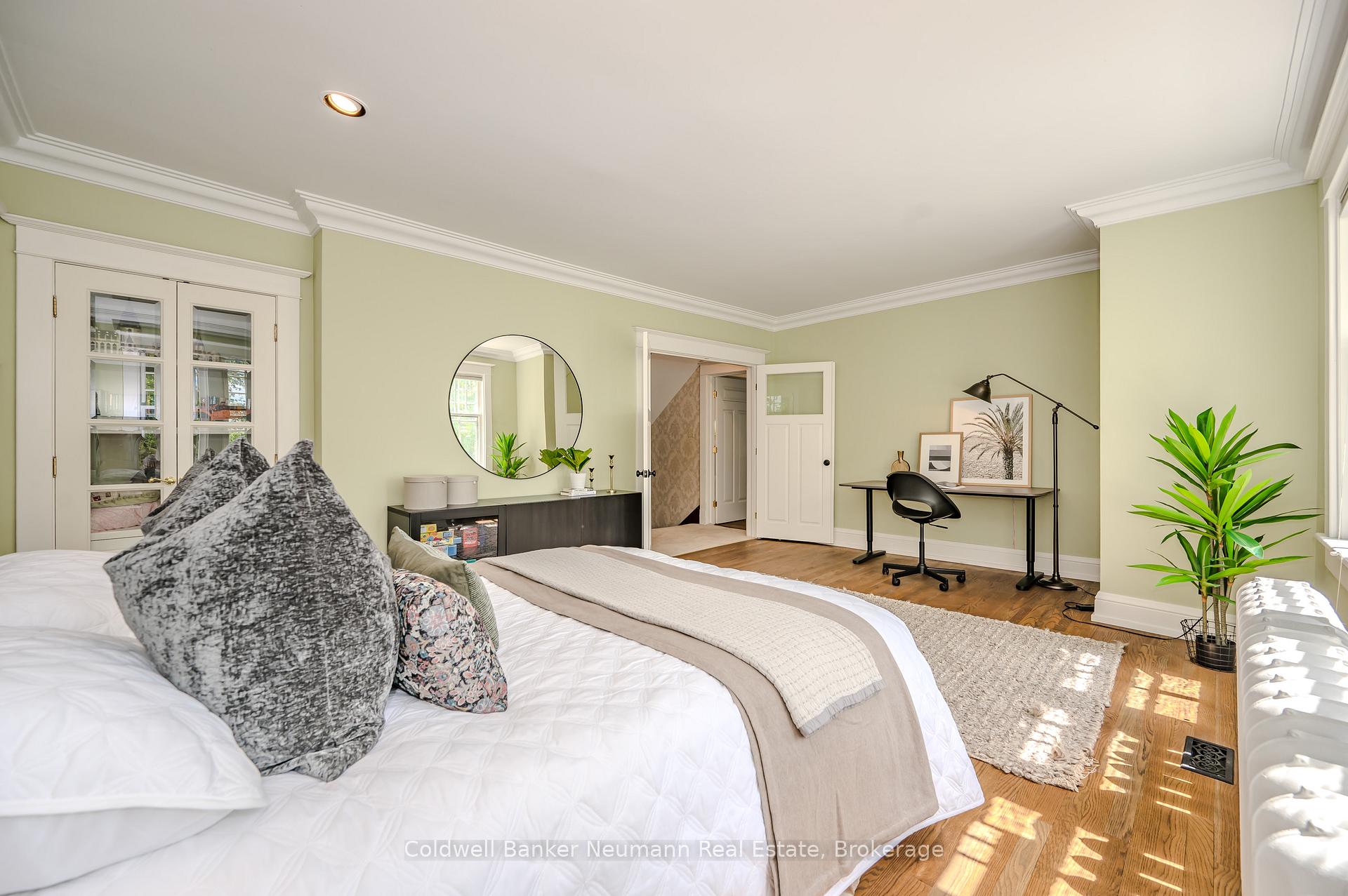 Photo 18 of 35 Queen Street, Guelph, St. George's — HOMEH