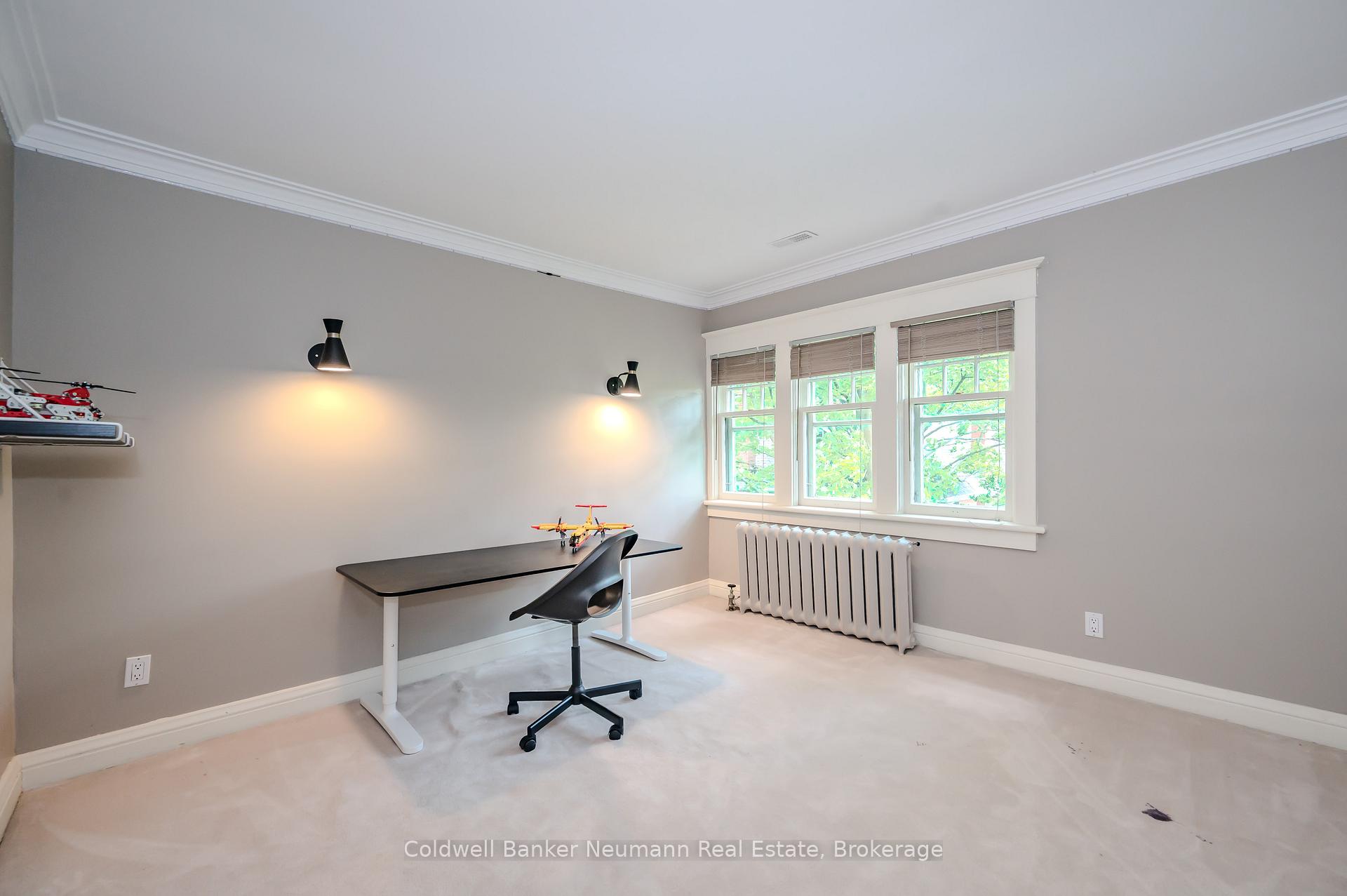 Photo 25 of 35 Queen Street, Guelph, St. George's — HOMEH