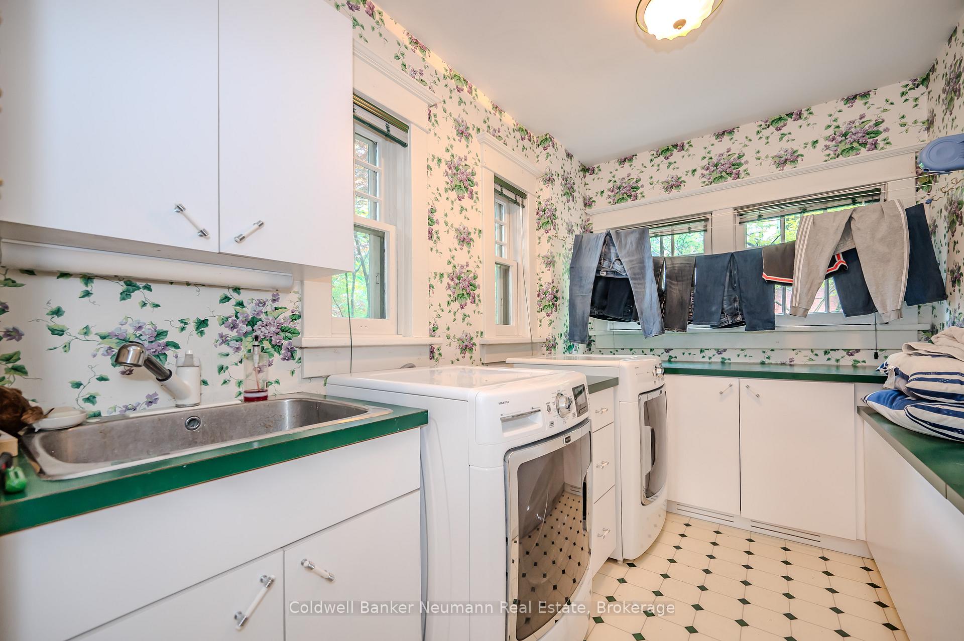 Photo 36 of 35 Queen Street, Guelph, St. George's — HOMEH