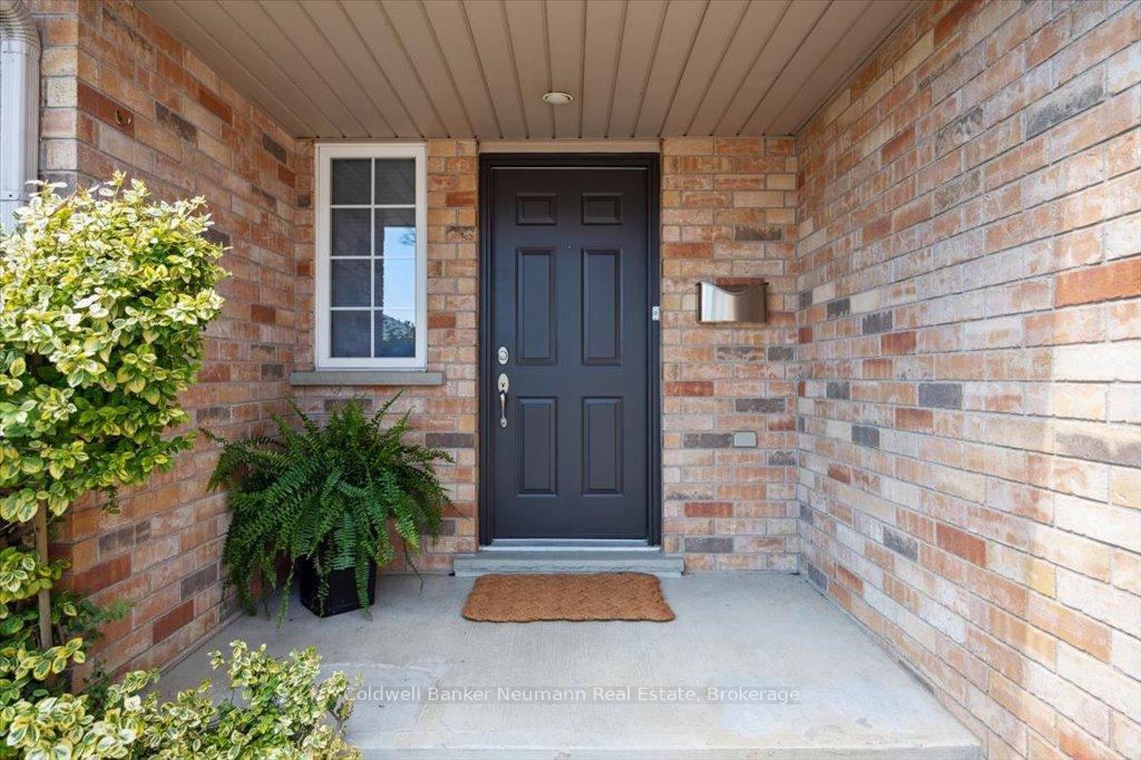 Photo 4 of 50 Chesterton Lane, Guelph, Grange Road — HOMEH