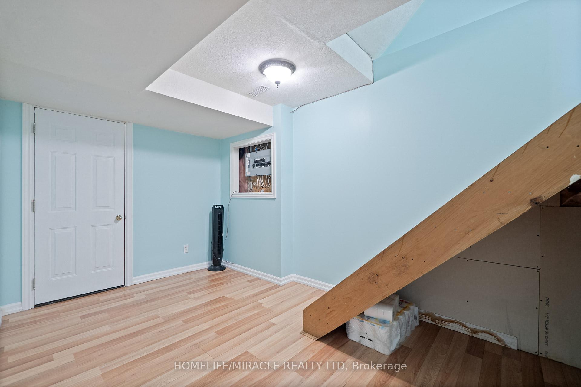 Photo 37 of 59 Deerpath Drive, Guelph, Willow West/Sugarbush/West Acres — HOMEH