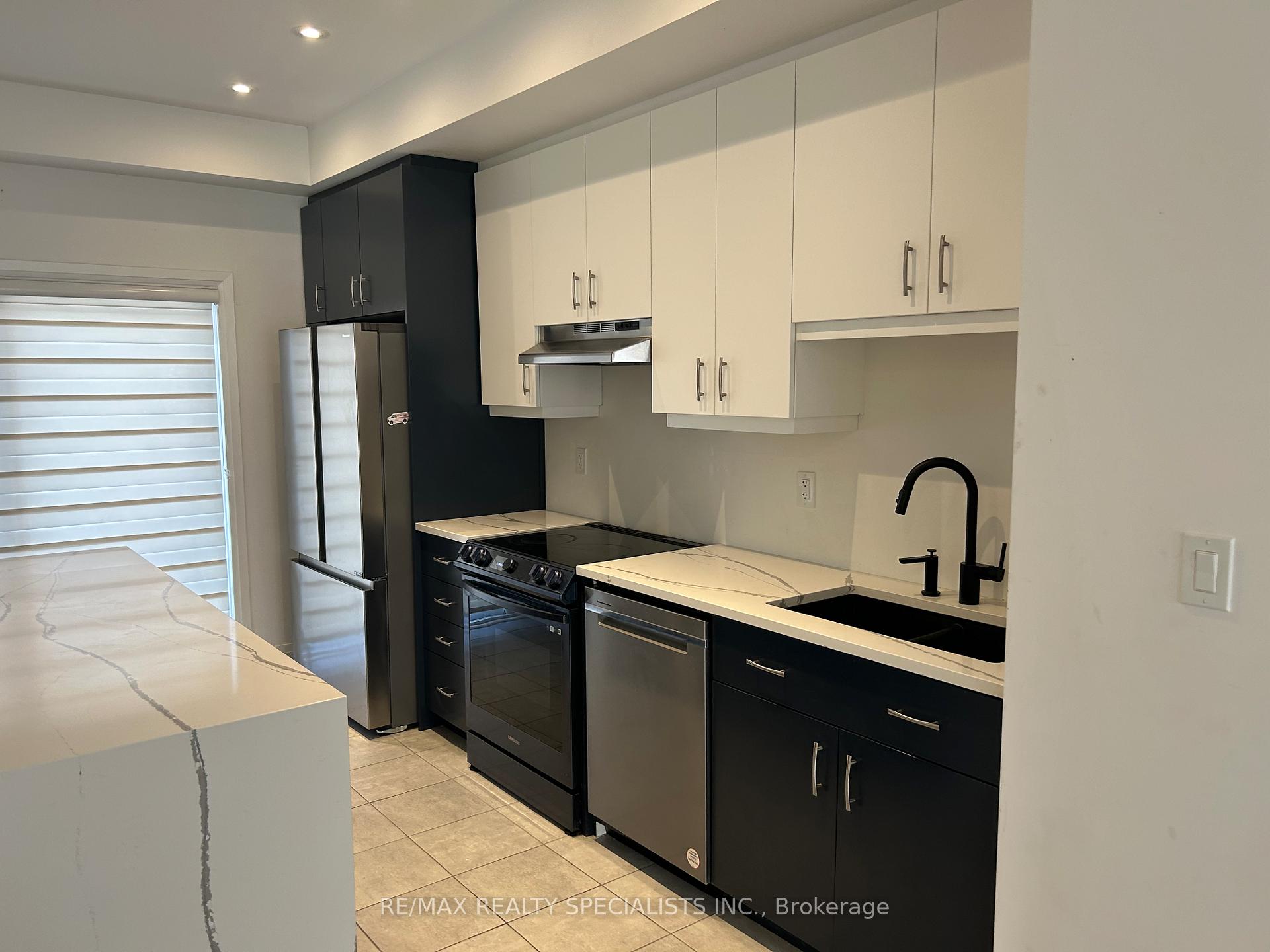 Photo 4 of 93 Windtree Way W, Halton Hills, Georgetown — HOMEH