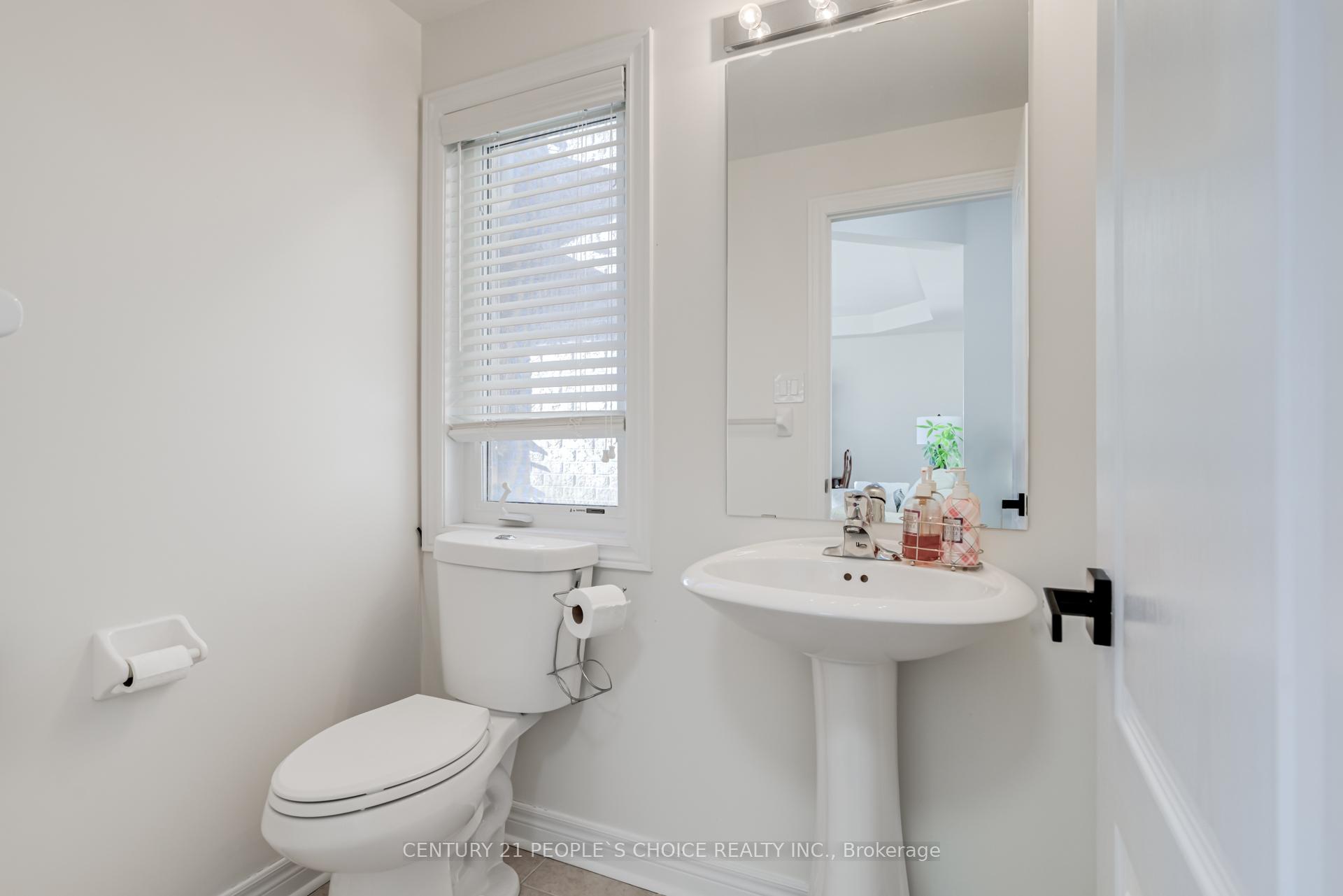 Photo 5 of 25 Fahey Drive, Brampton, Bram West — HOMEH