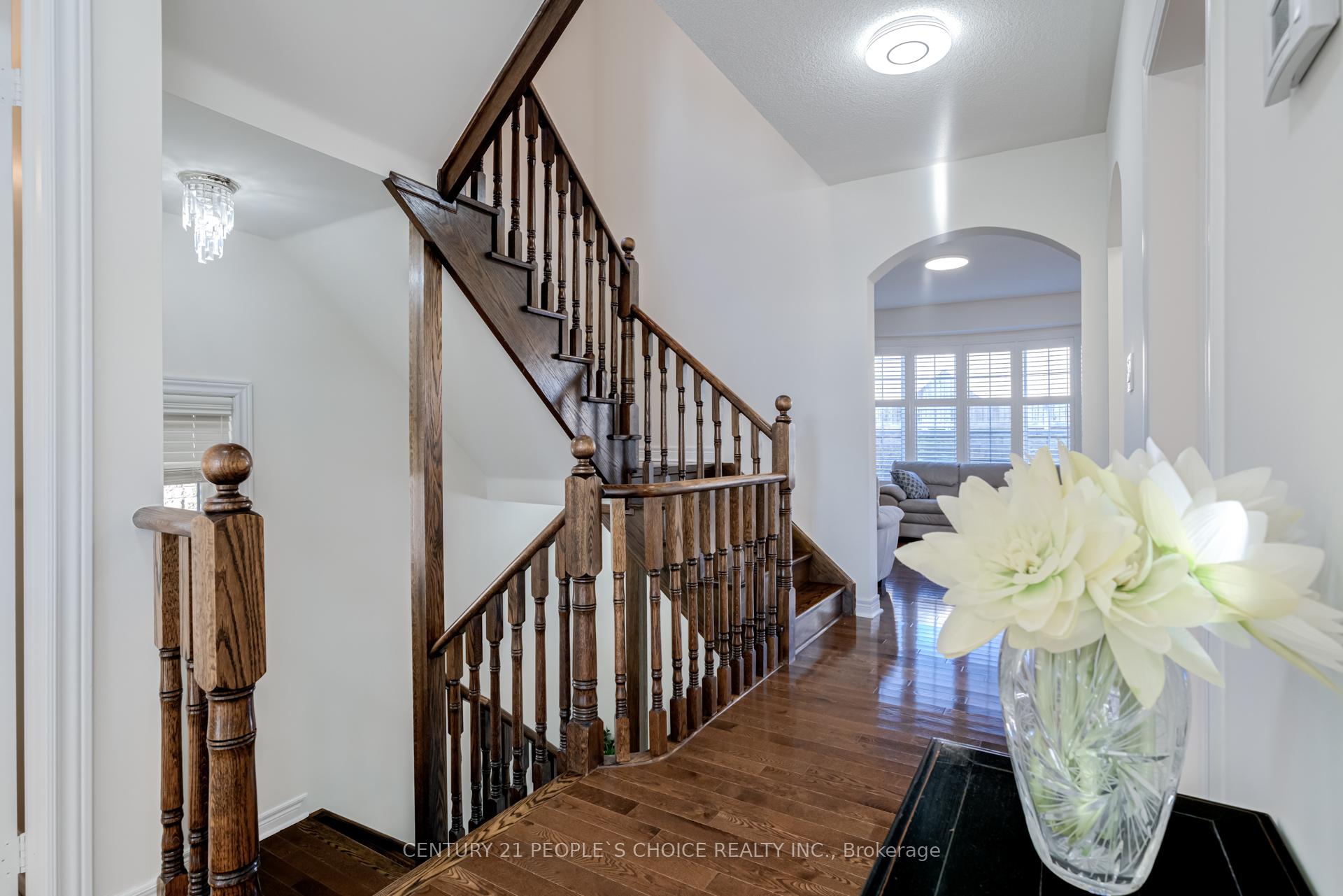 Photo 7 of 25 Fahey Drive, Brampton, Bram West — HOMEH