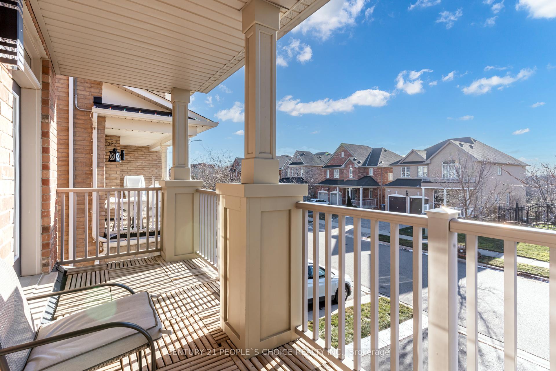 Photo 13 of 25 Fahey Drive, Brampton, Bram West — HOMEH