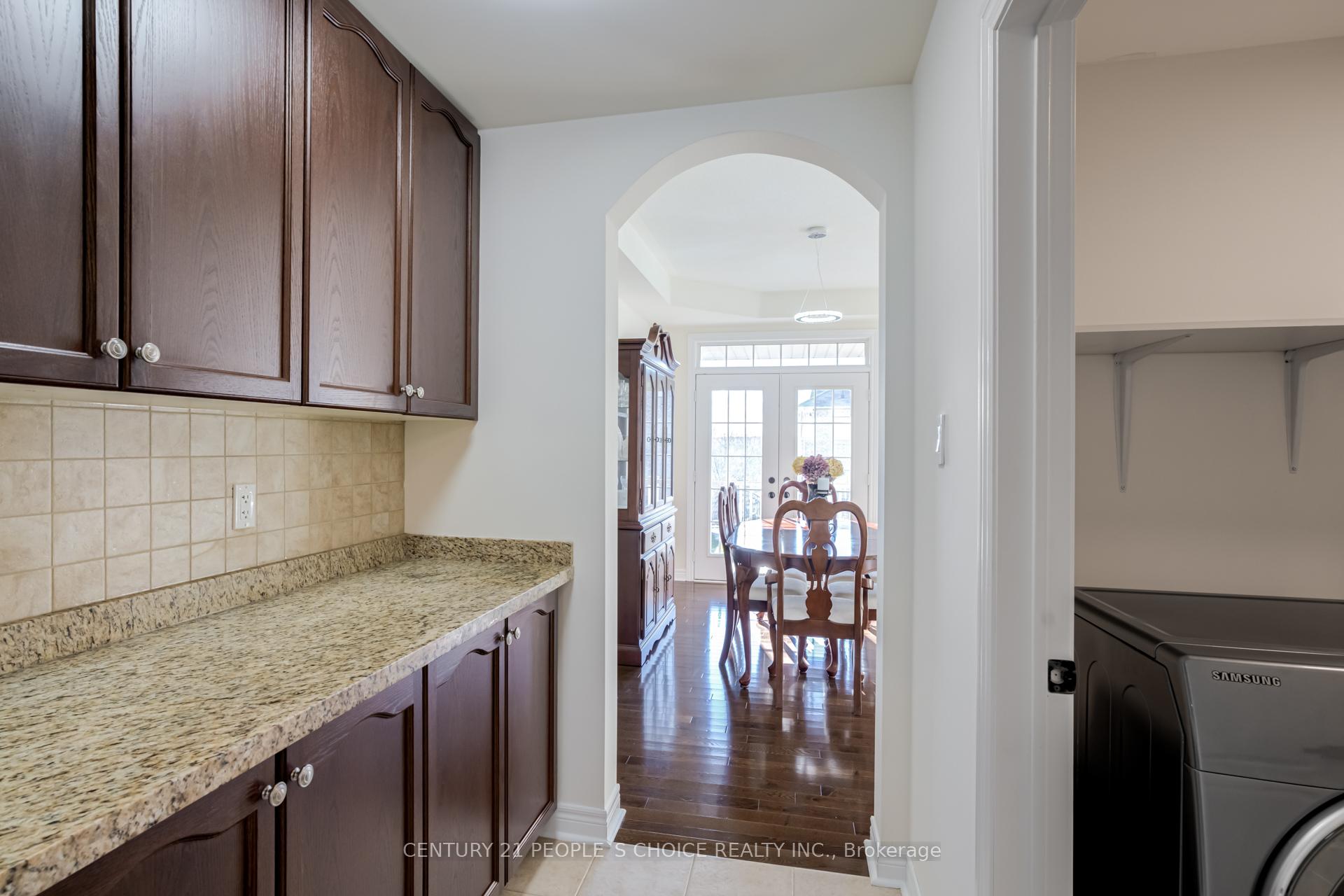 Photo 10 of 25 Fahey Drive, Brampton, Bram West — HOMEH