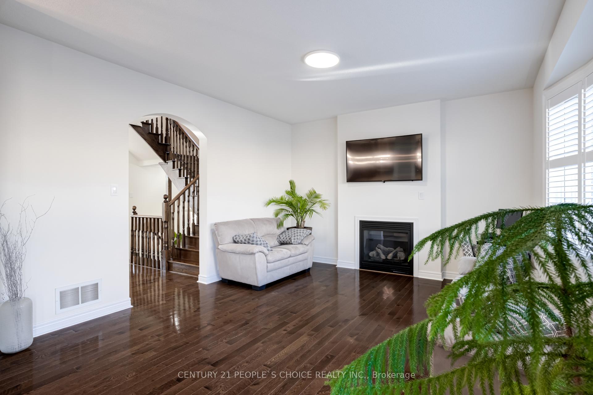 Photo 15 of 25 Fahey Drive, Brampton, Bram West — HOMEH