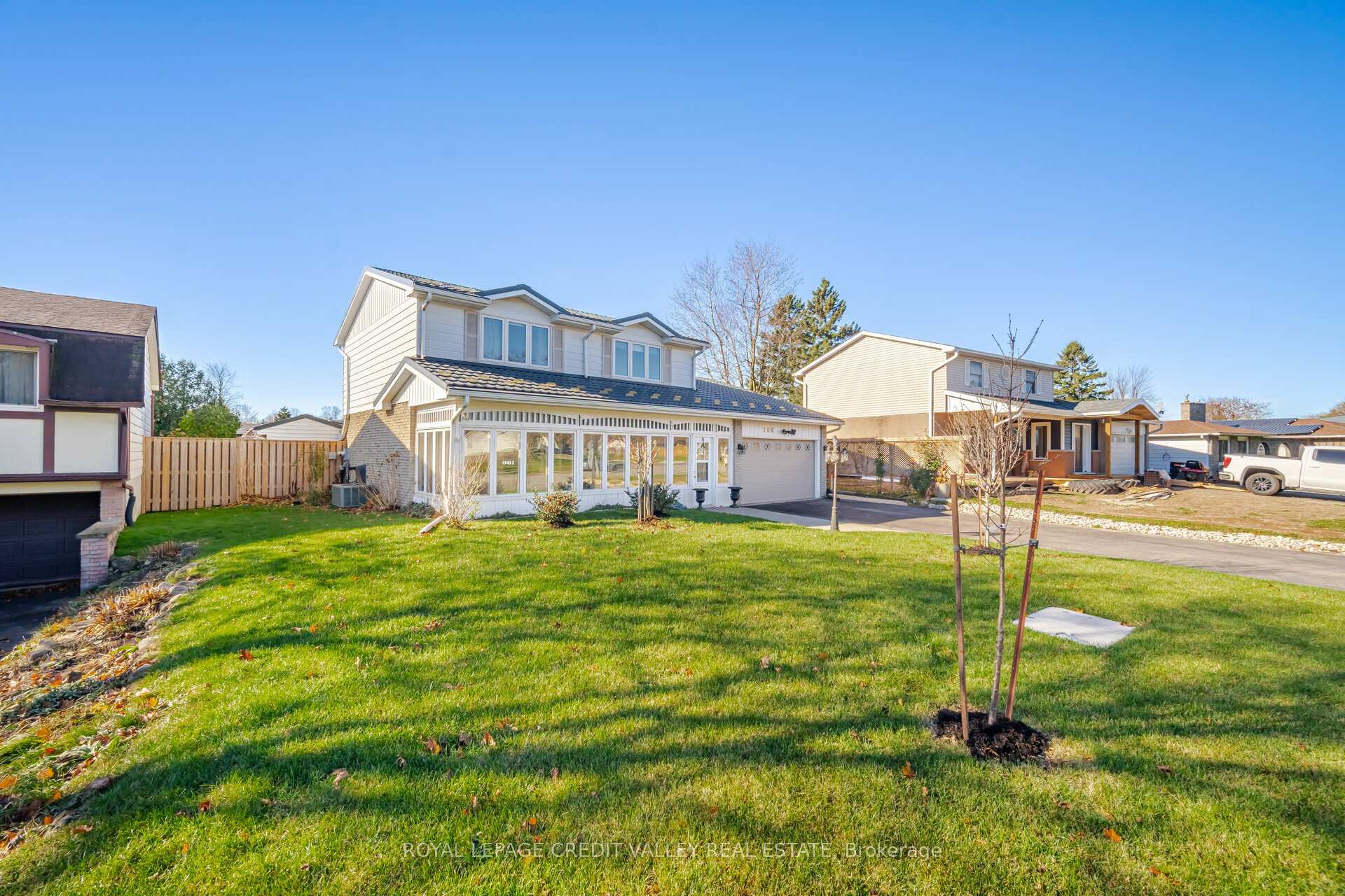 Photo 2 of 106 Acton Boulevard, Halton Hills, Acton — HOMEH