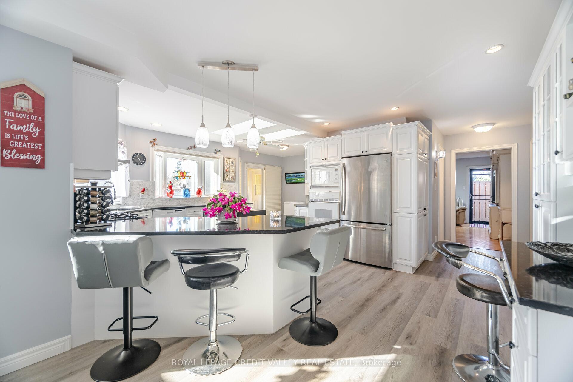 Photo 11 of 106 Acton Boulevard, Halton Hills, Acton — HOMEH