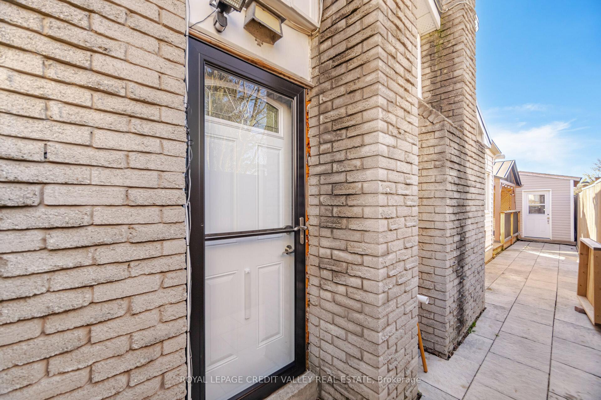Photo 18 of 106 Acton Boulevard, Halton Hills, Acton — HOMEH