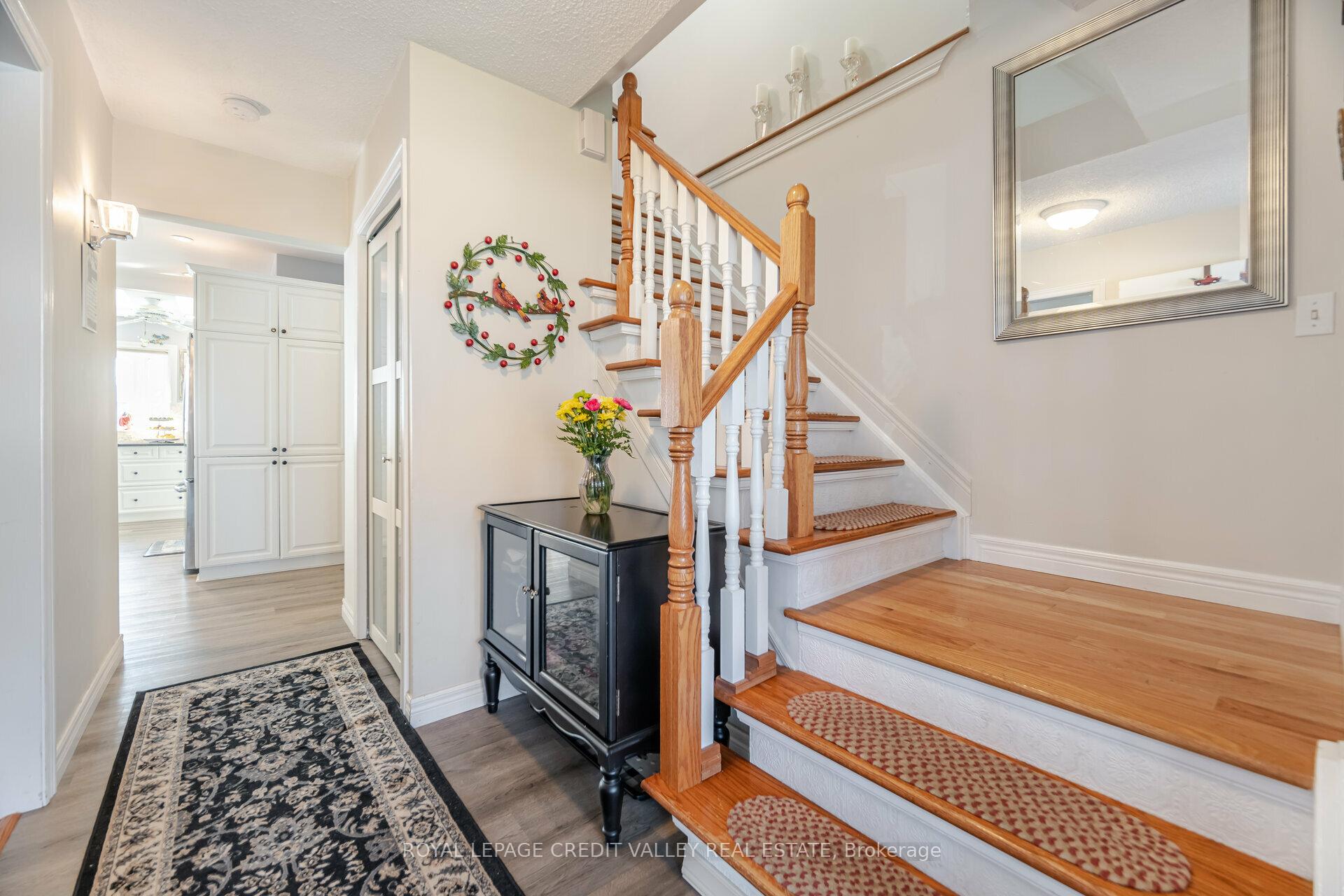 Photo 22 of 106 Acton Boulevard, Halton Hills, Acton — HOMEH