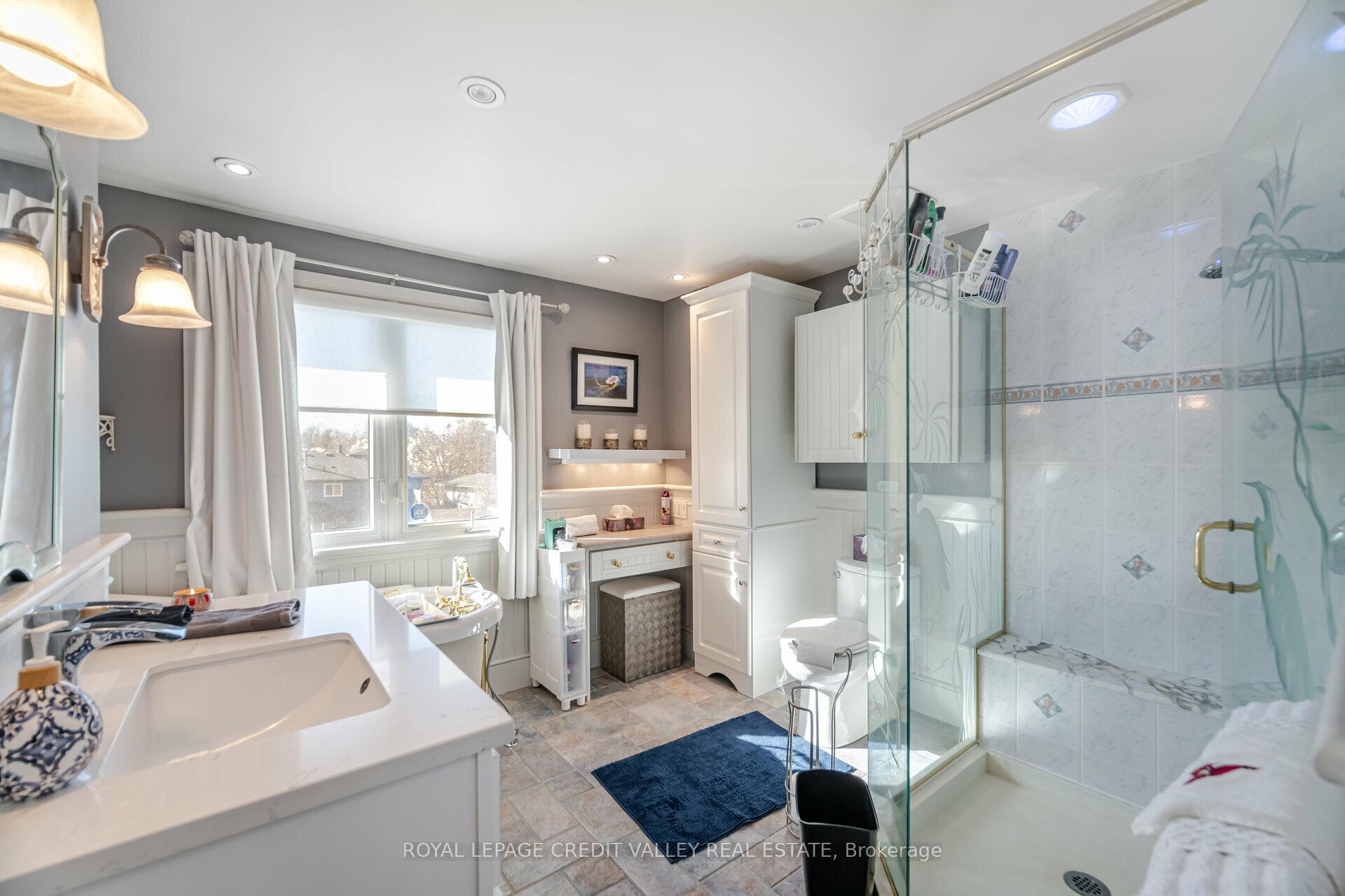Photo 26 of 106 Acton Boulevard, Halton Hills, Acton — HOMEH