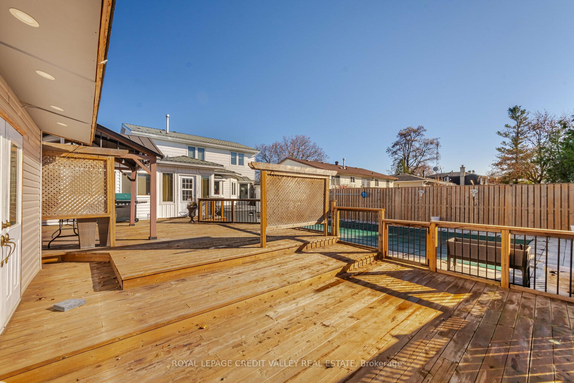 Photo 34 of 106 Acton Boulevard, Halton Hills, Acton — HOMEH