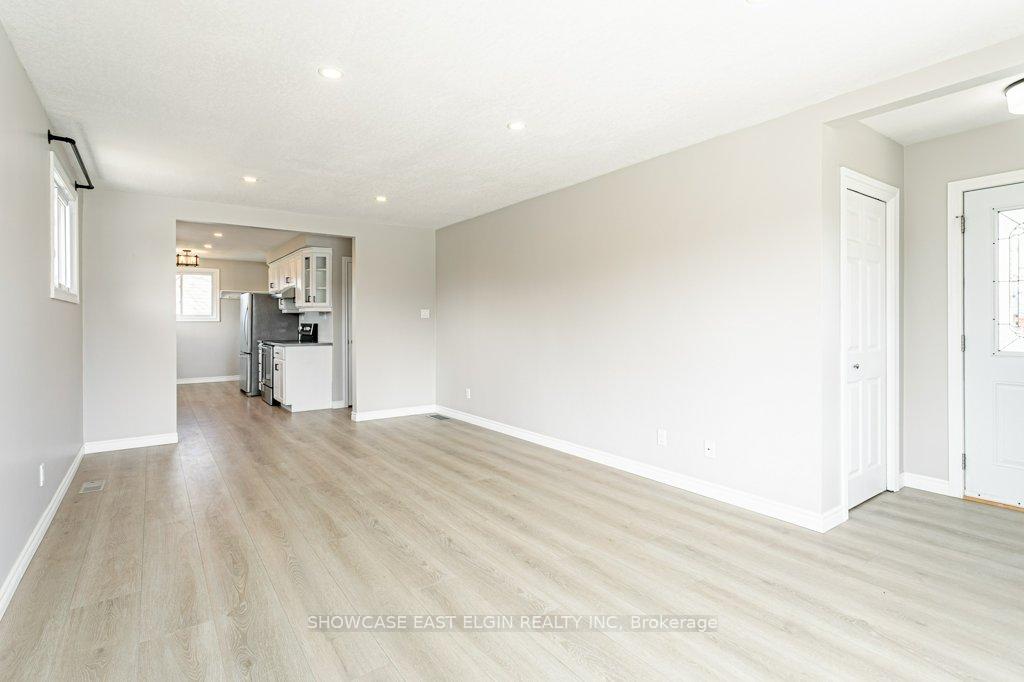 Photo 3 of 210 Caverly Road, Aylmer — HOMEH