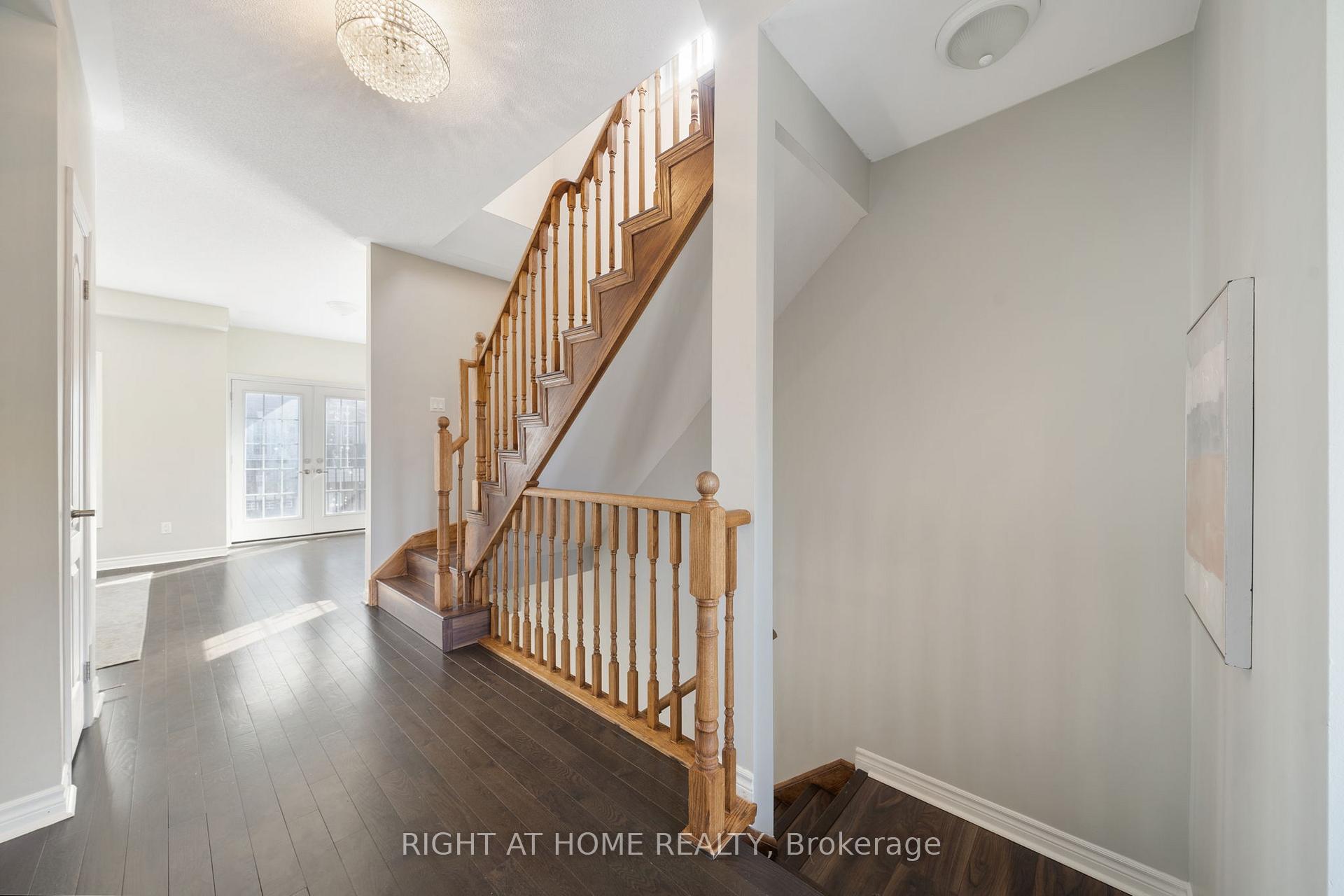 Photo 8 of 53 Ferris Square, Clarington, Courtice — HOMEH