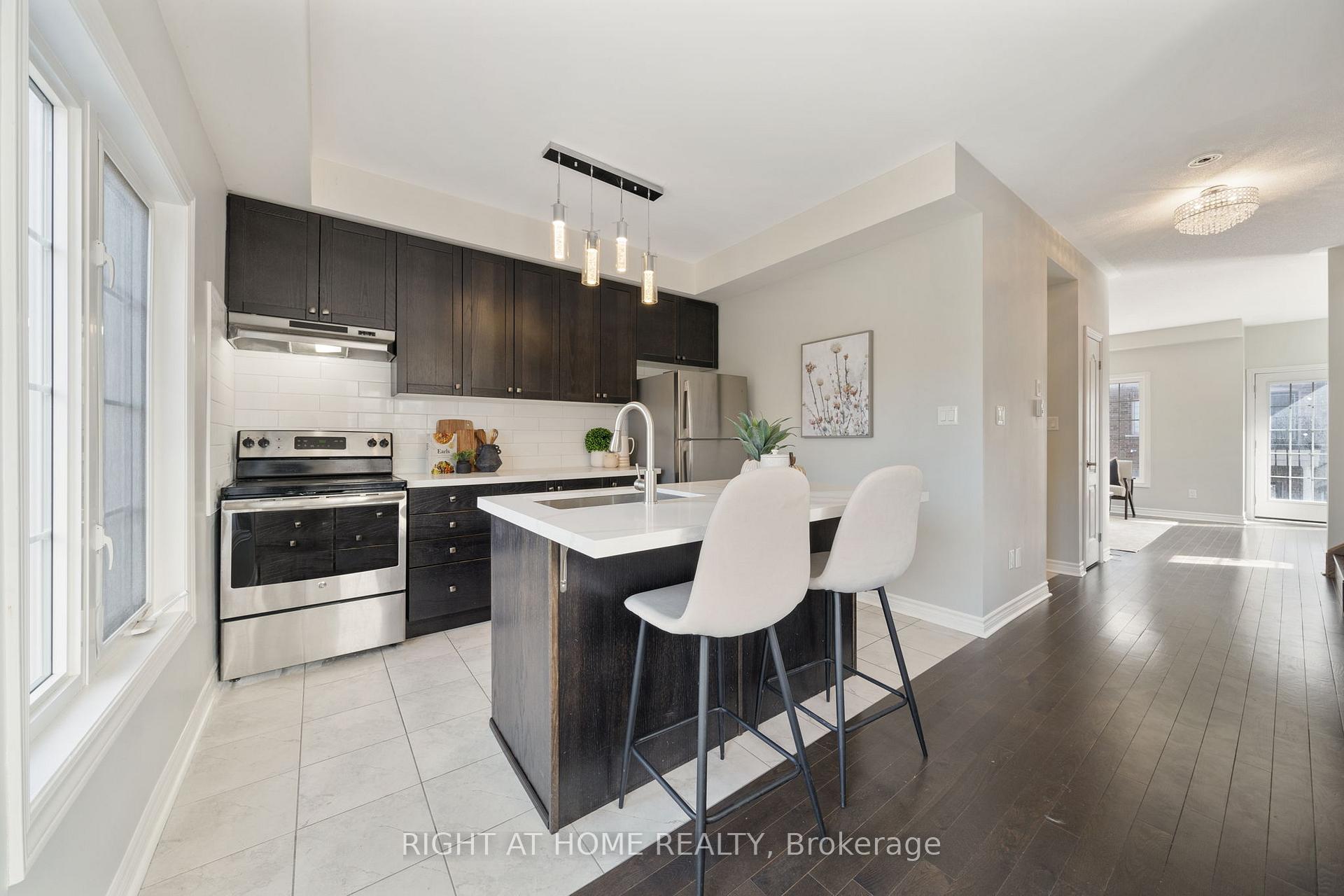 Photo 10 of 53 Ferris Square, Clarington, Courtice — HOMEH