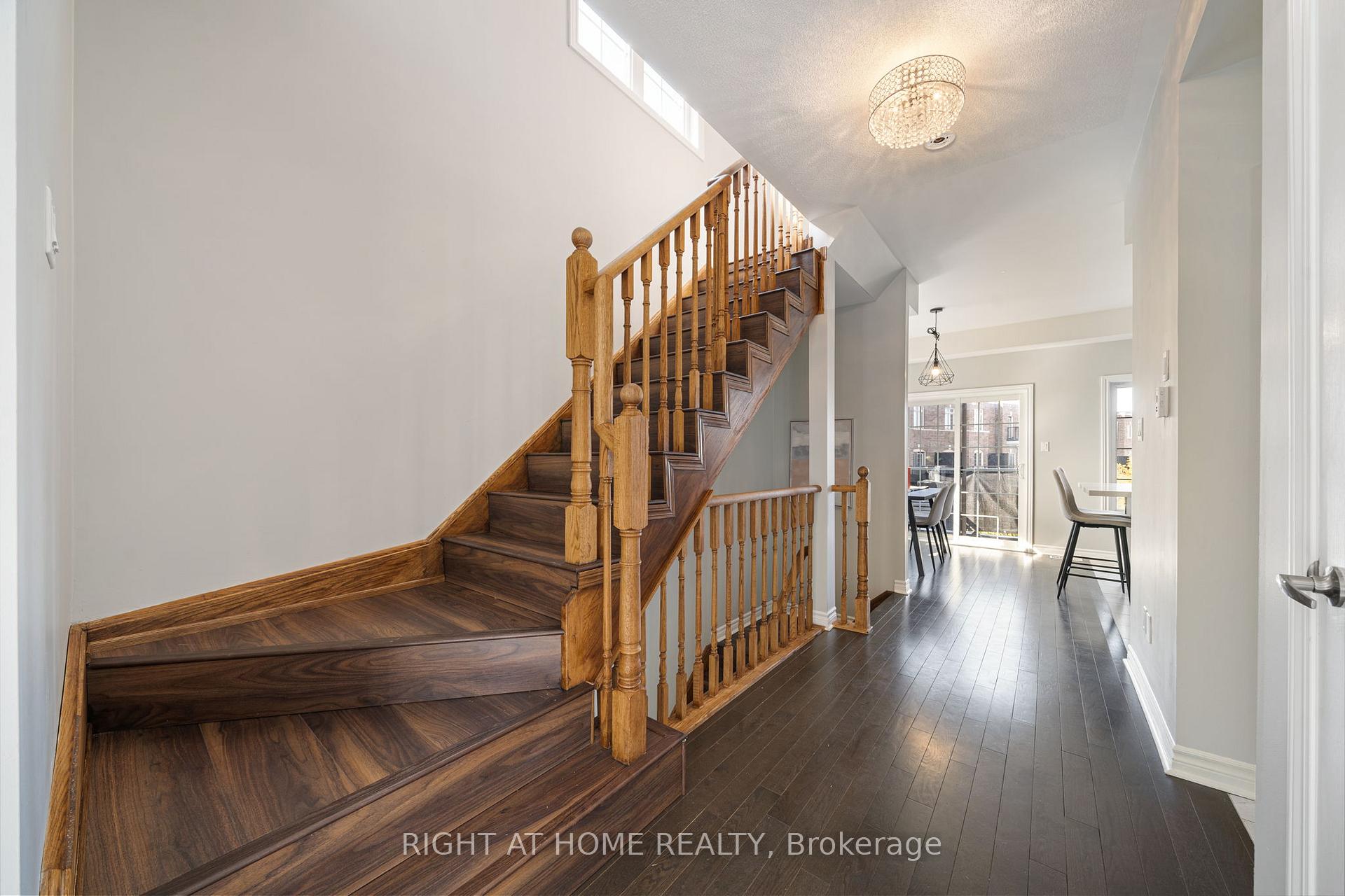 Photo 16 of 53 Ferris Square, Clarington, Courtice — HOMEH