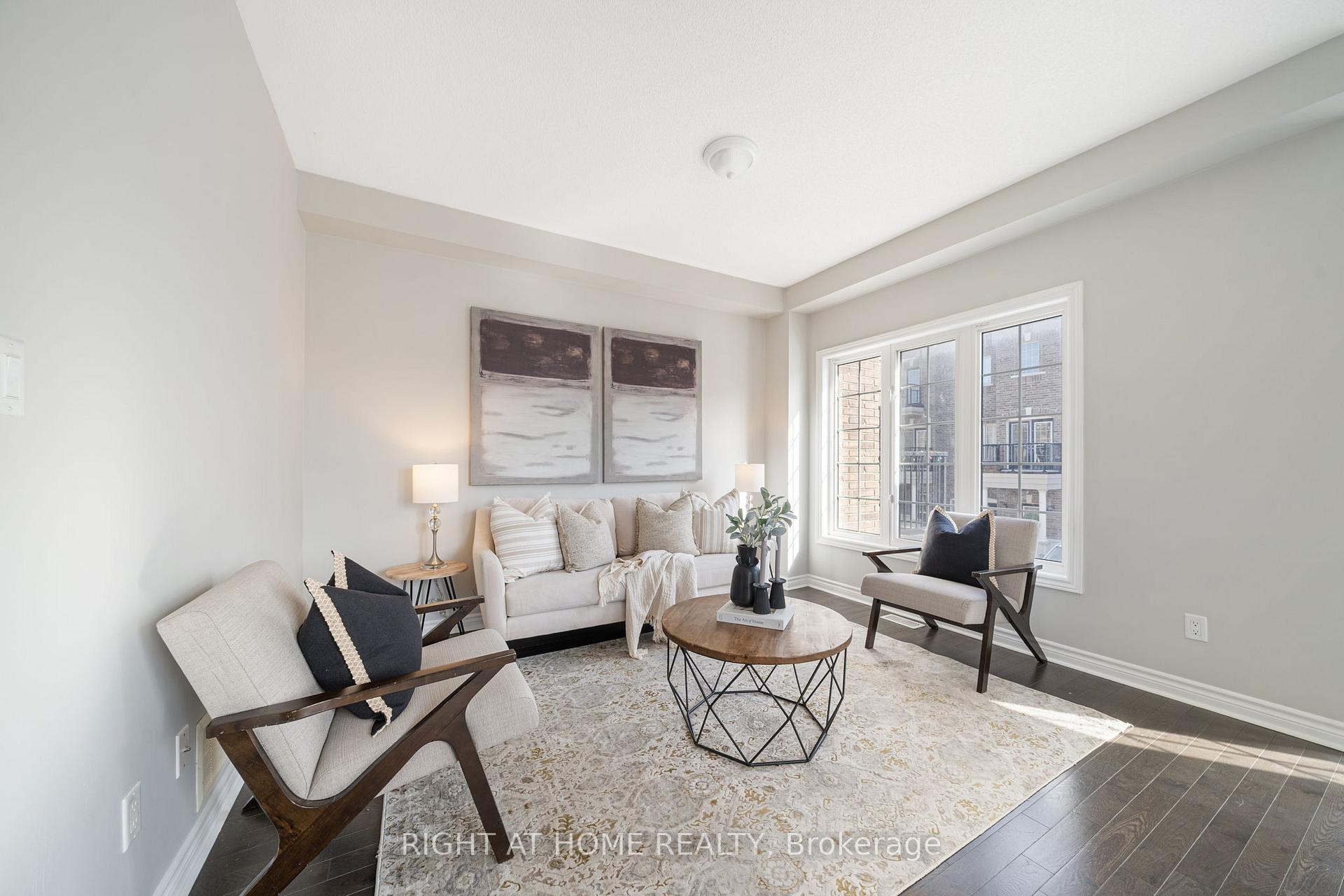 Photo 17 of 53 Ferris Square, Clarington, Courtice — HOMEH