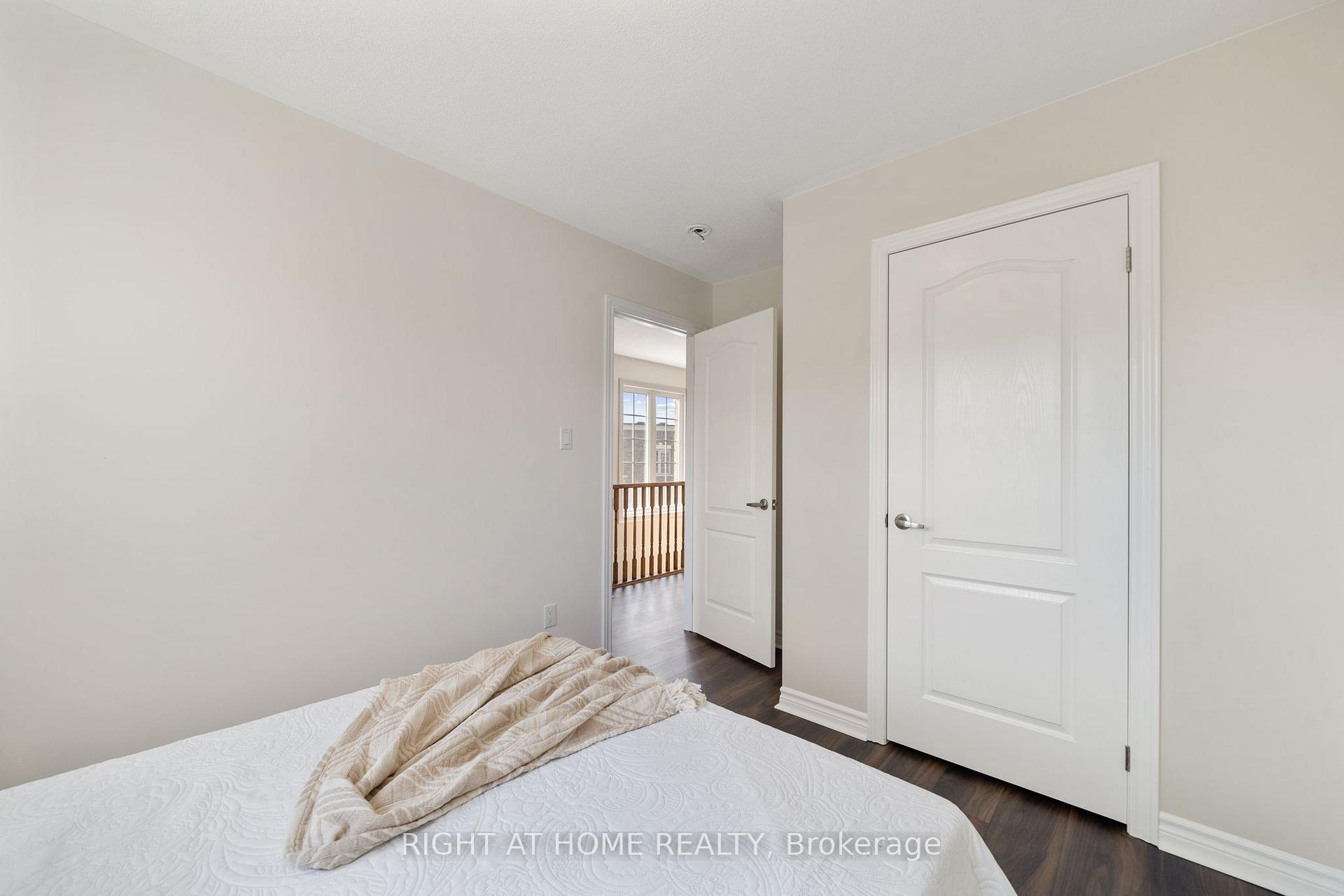 Photo 32 of 53 Ferris Square, Clarington, Courtice — HOMEH