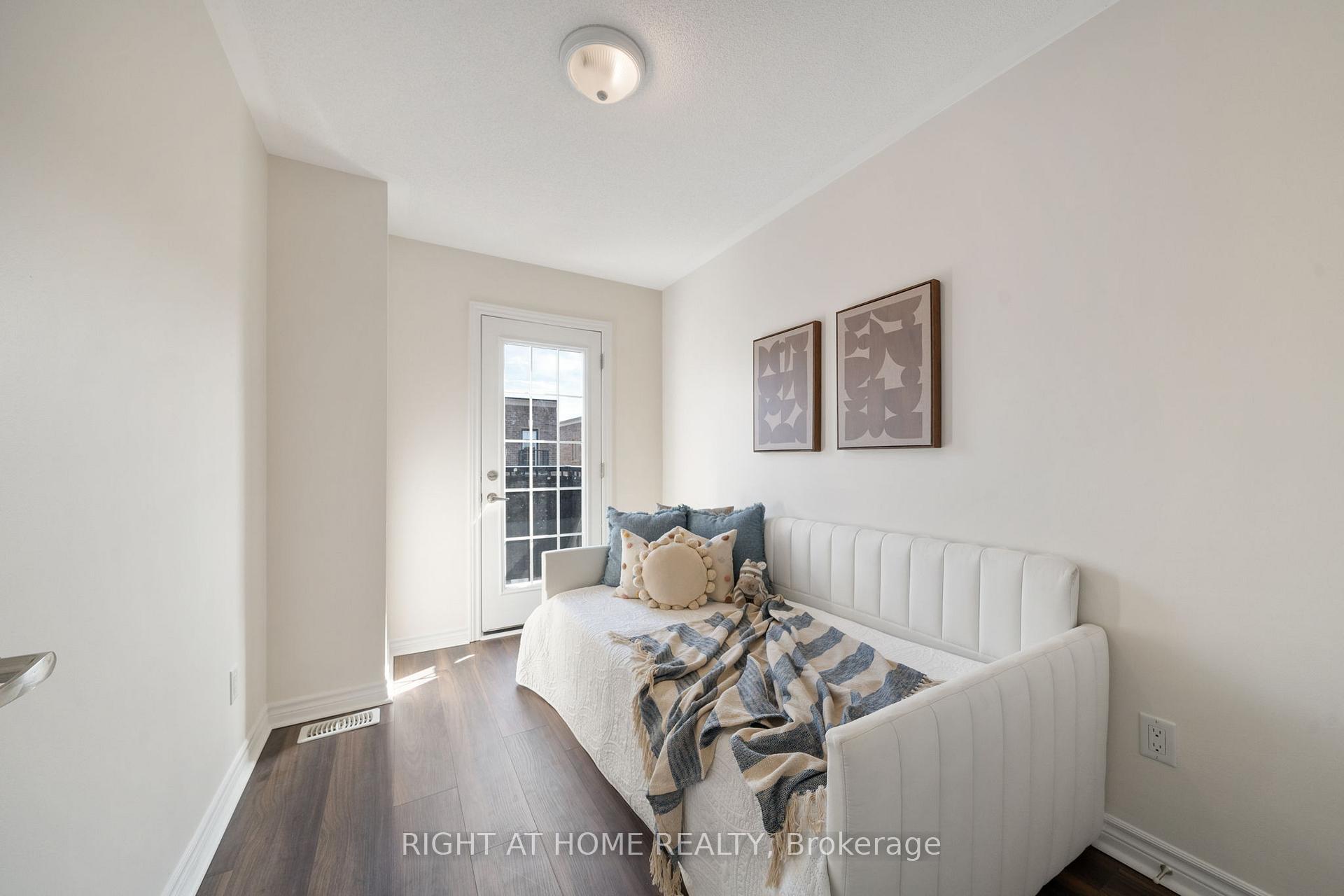 Photo 33 of 53 Ferris Square, Clarington, Courtice — HOMEH