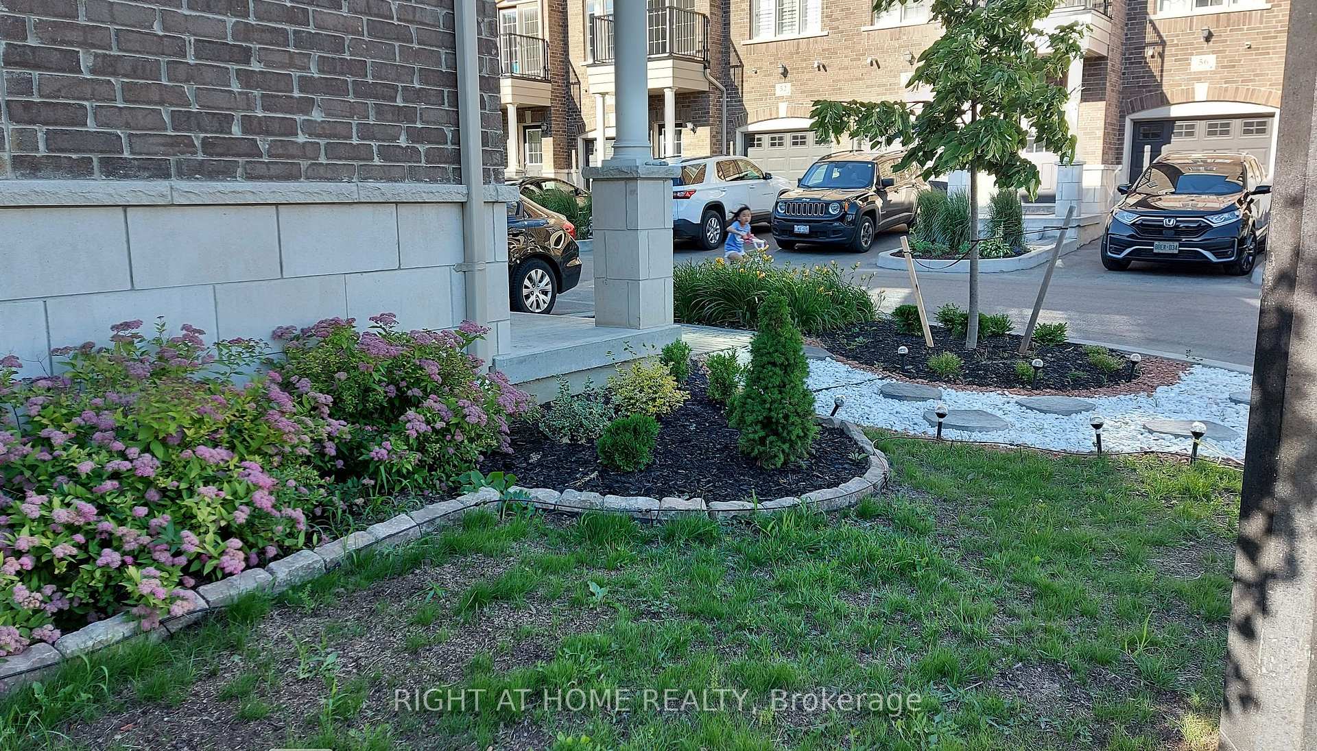 Photo 37 of 53 Ferris Square, Clarington, Courtice — HOMEH