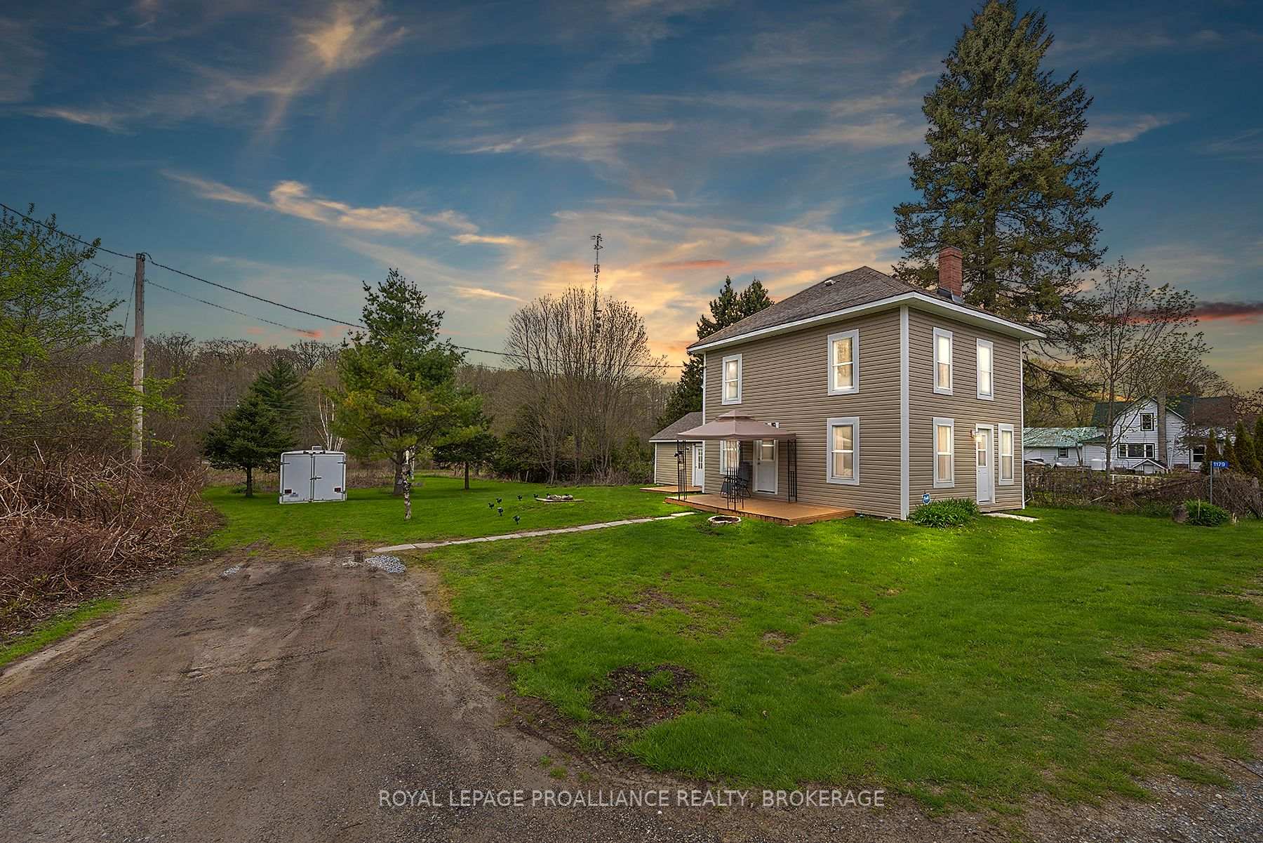 Front of 1179 Godfrey Road W