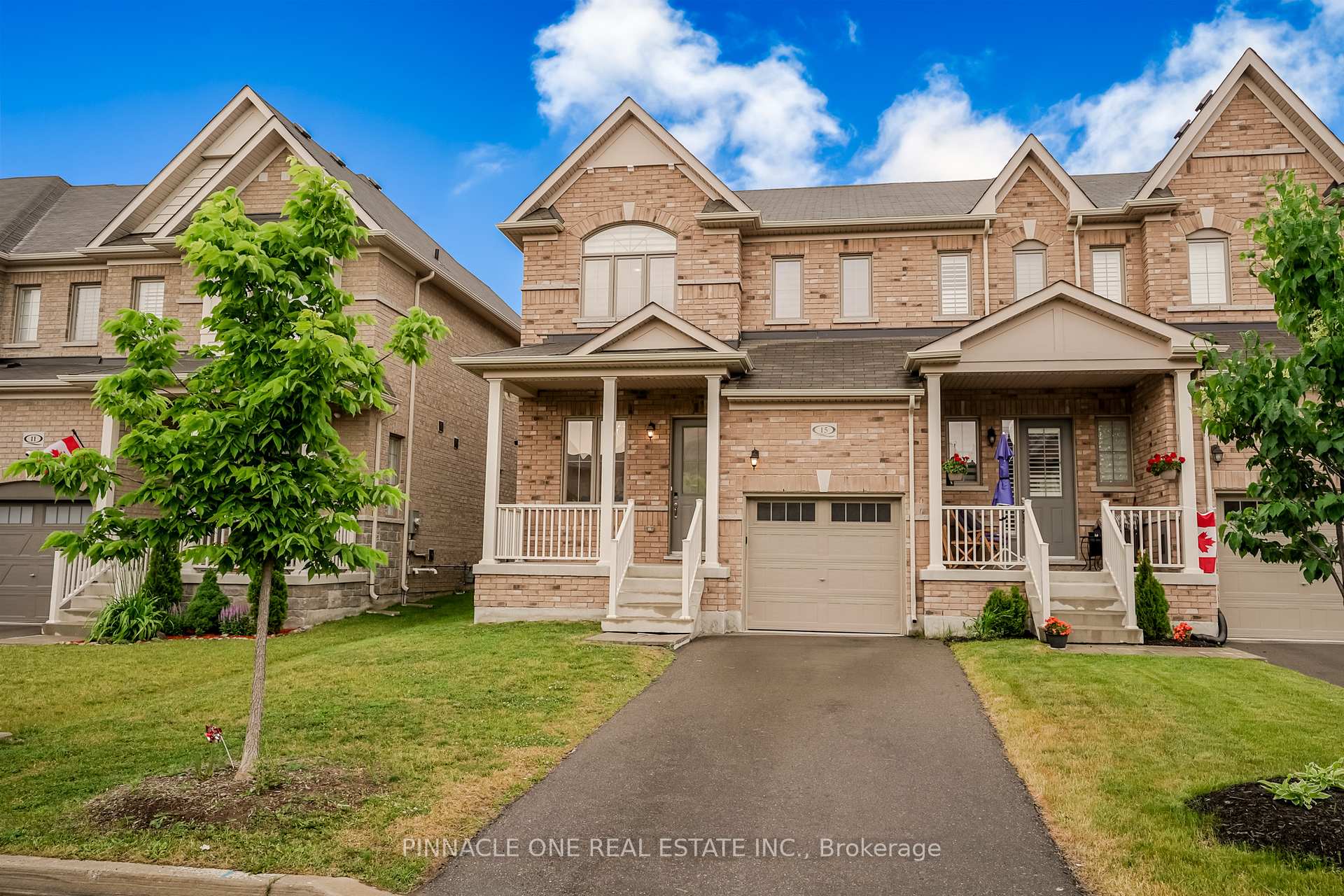 Photo 2 of 15 Tait Crescent, Clarington, Bowmanville — HOMEH