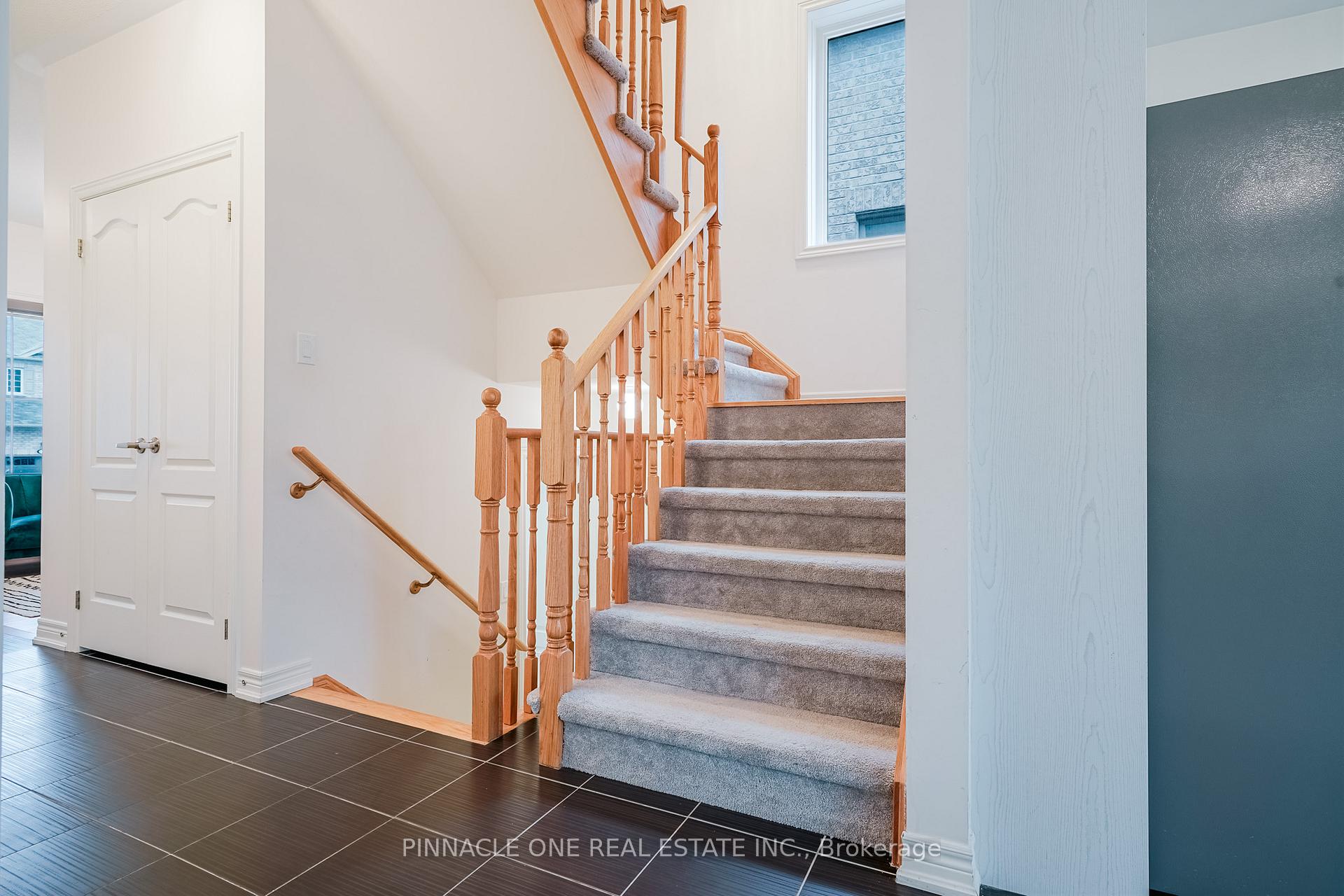 Photo 6 of 15 Tait Crescent, Clarington, Bowmanville — HOMEH