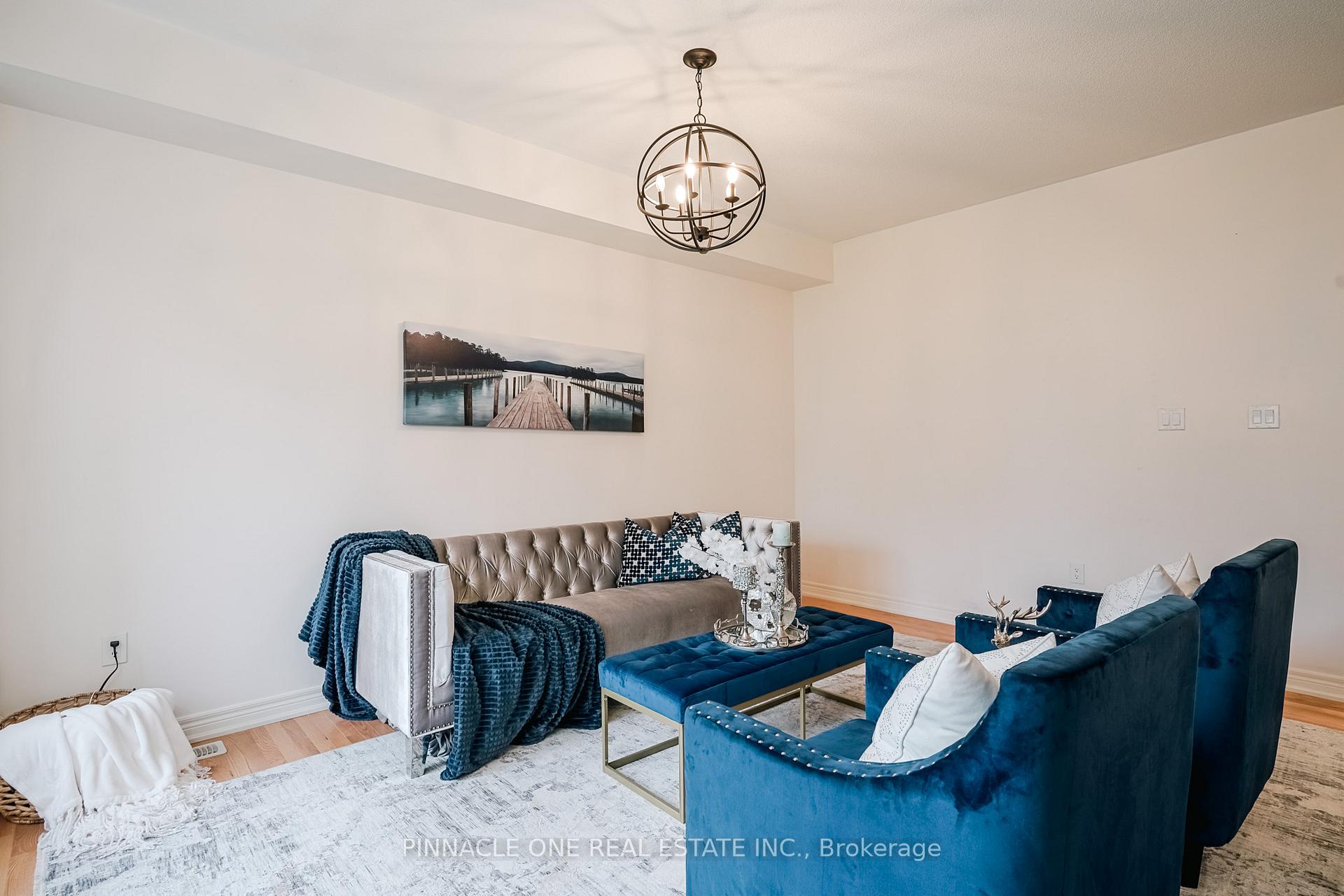 Photo 13 of 15 Tait Crescent, Clarington, Bowmanville — HOMEH