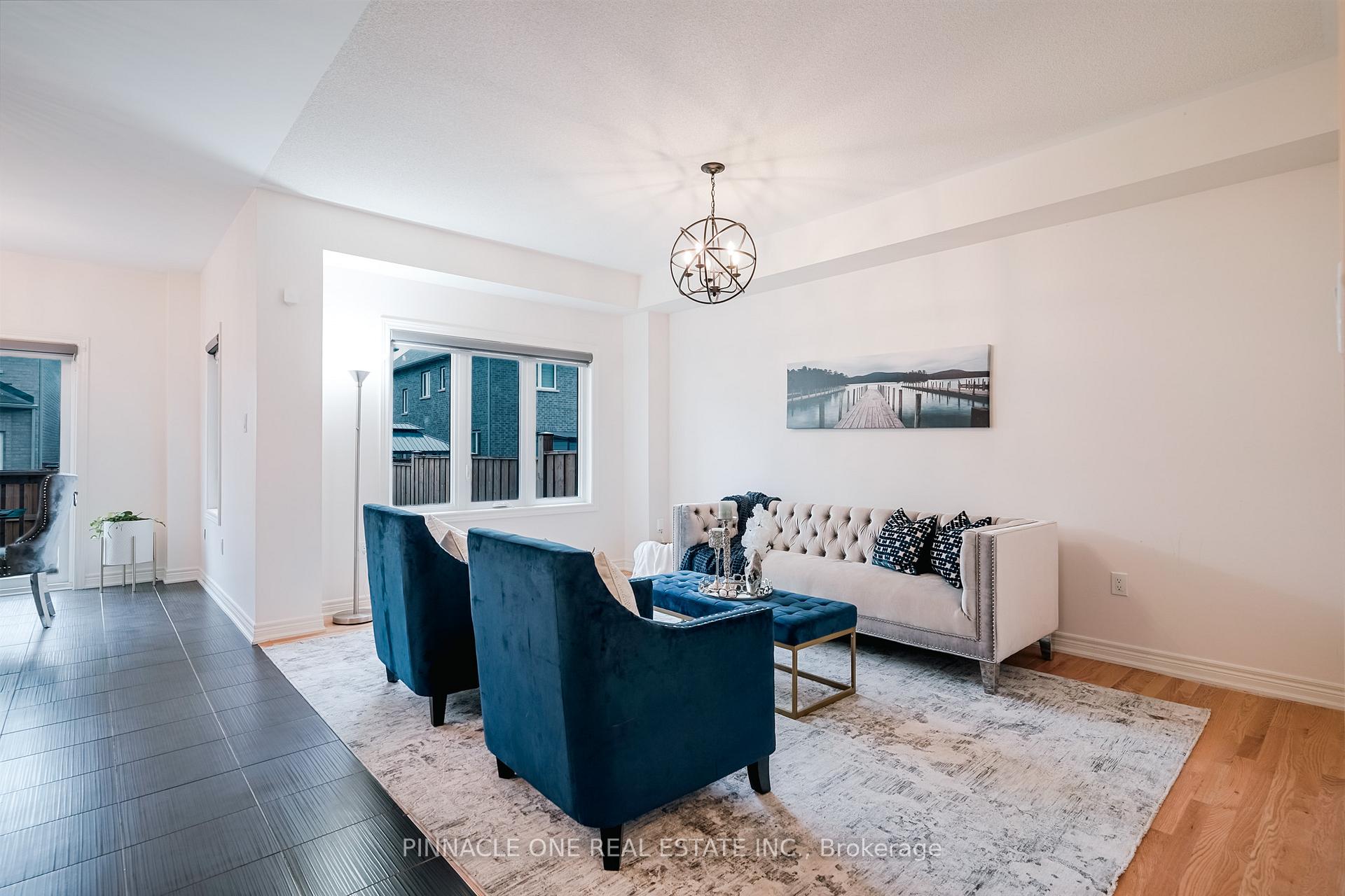 Photo 16 of 15 Tait Crescent, Clarington, Bowmanville — HOMEH