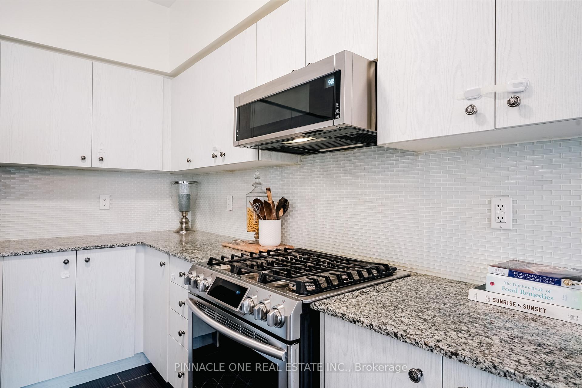 Photo 23 of 15 Tait Crescent, Clarington, Bowmanville — HOMEH