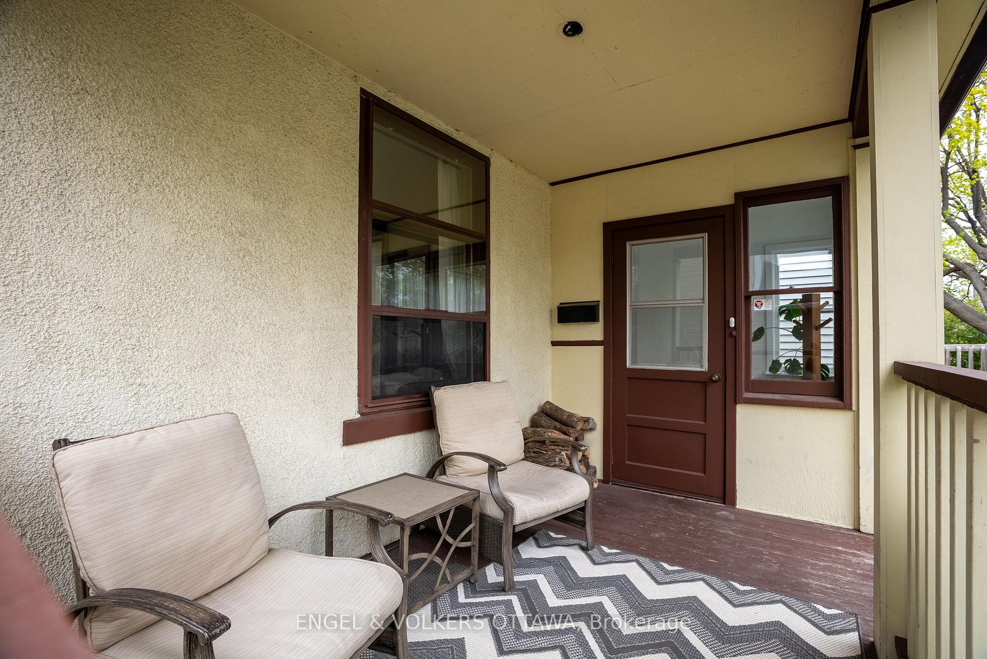 Photo 3 of 674 Melbourne Avenue, Ottawa, Laurentianview — HOMEH